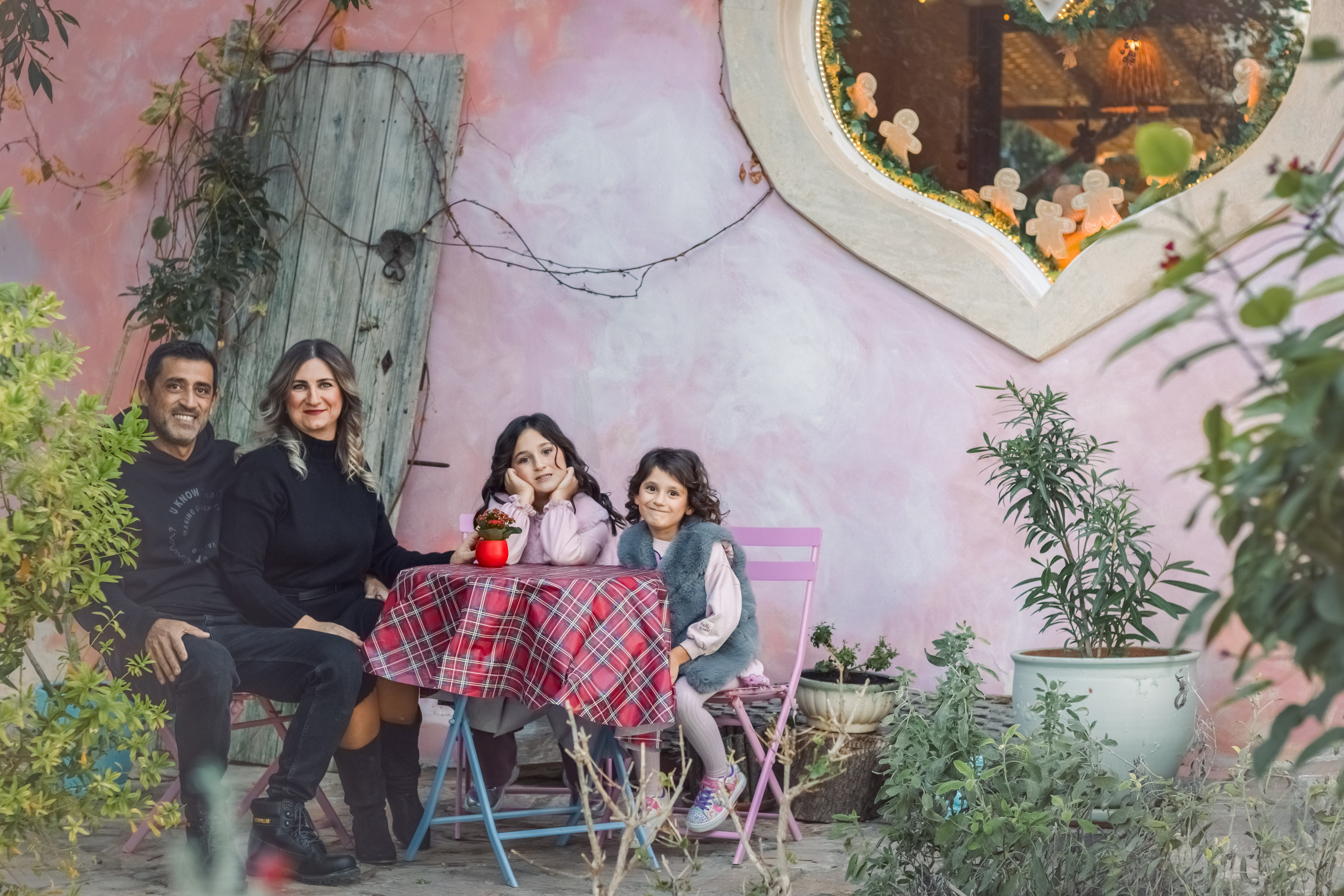 Предновогодняя семейная съемка 2024. Семейный фотограф Израиль