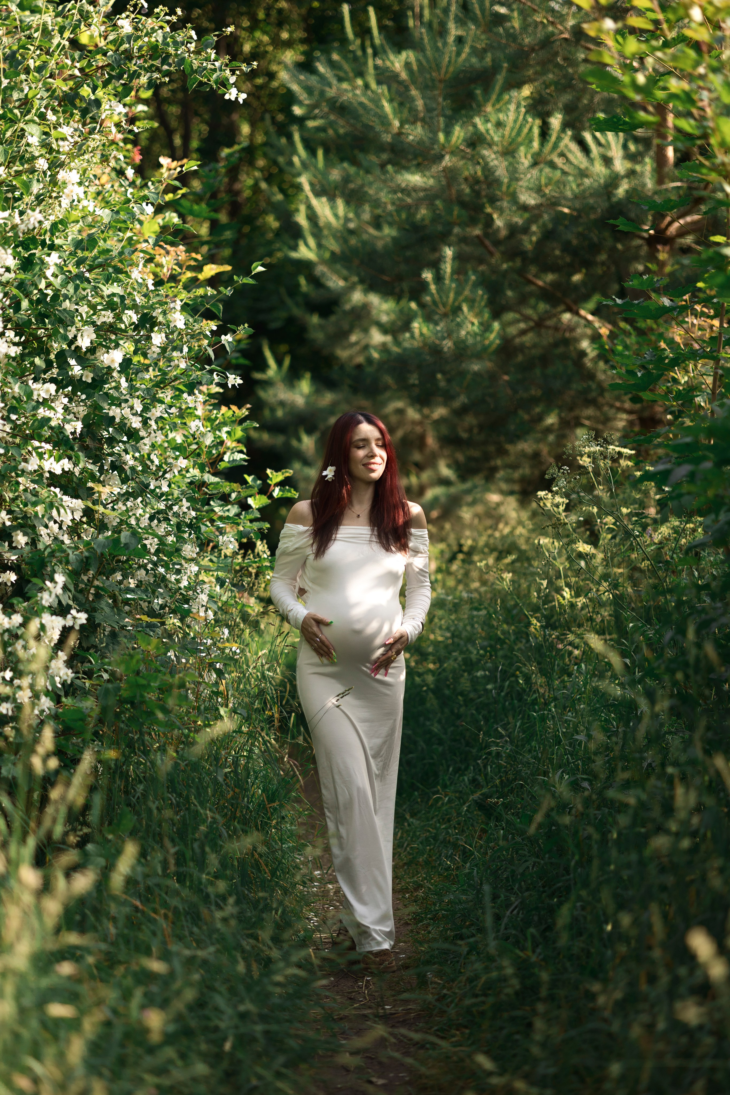 Фотосессия беременности на природе. Профессиональный фотограф в Москве