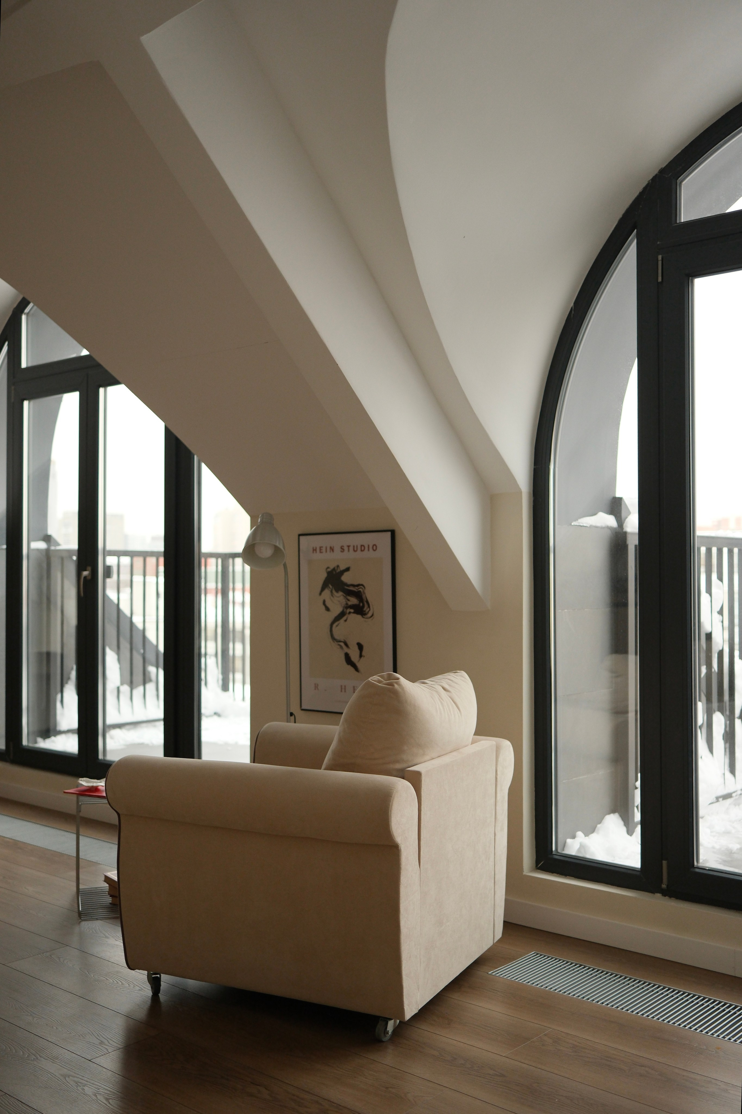 Мансарда с главной. Фотостудия Jam