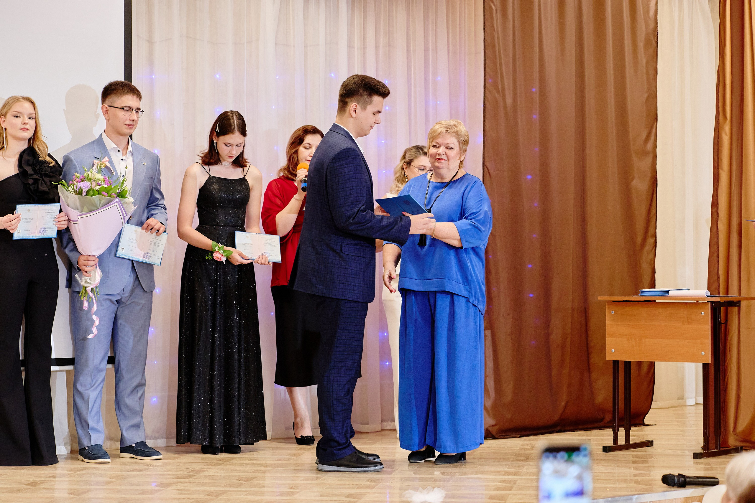 Выпускной 35 Сош. Фотограф Выпускные альбомы Таганрог Сергей Коробченко