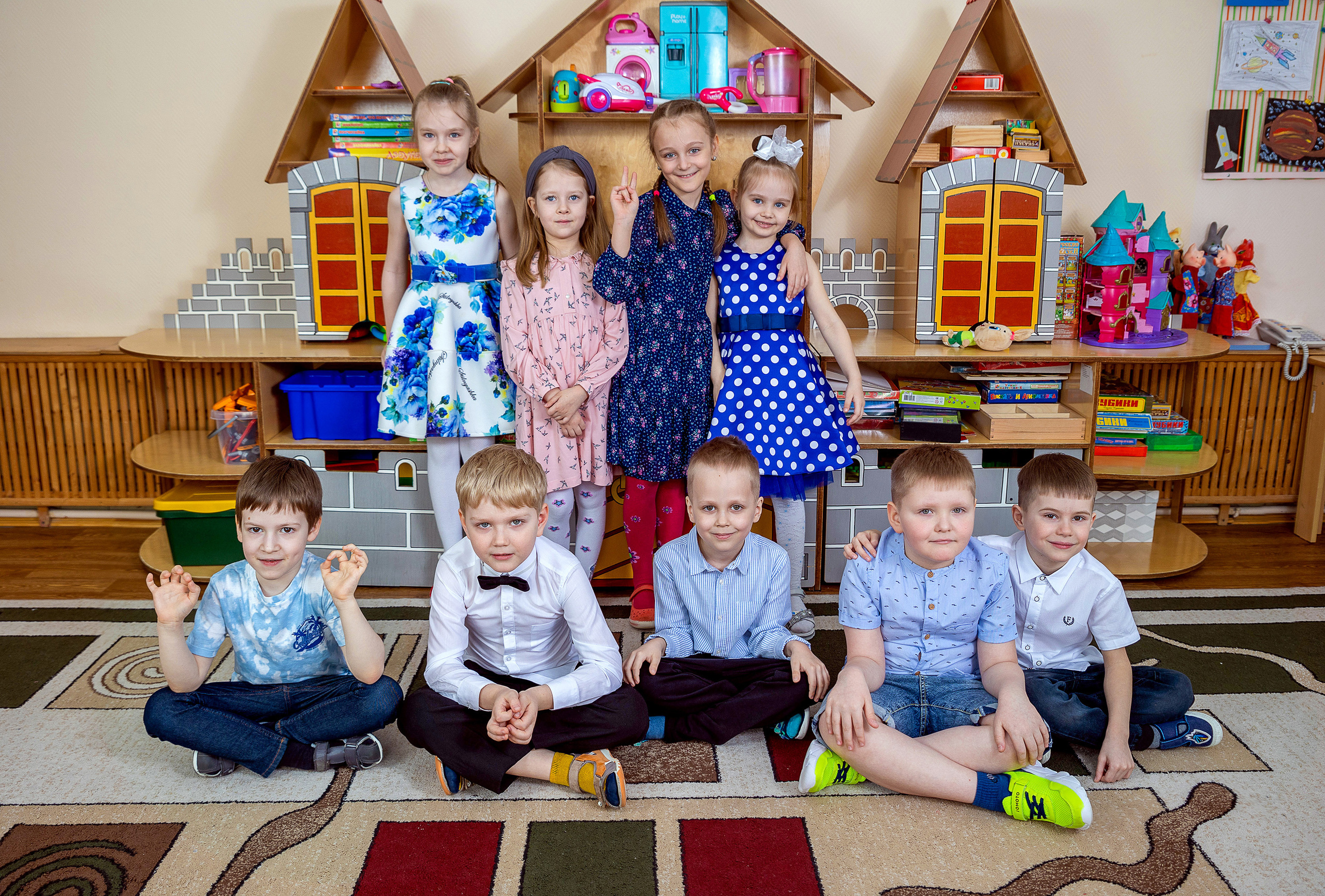 Групповые фотографии, фото с лучшим другом. Школьный и детсадовский фотограф Москва. Детский фотограф