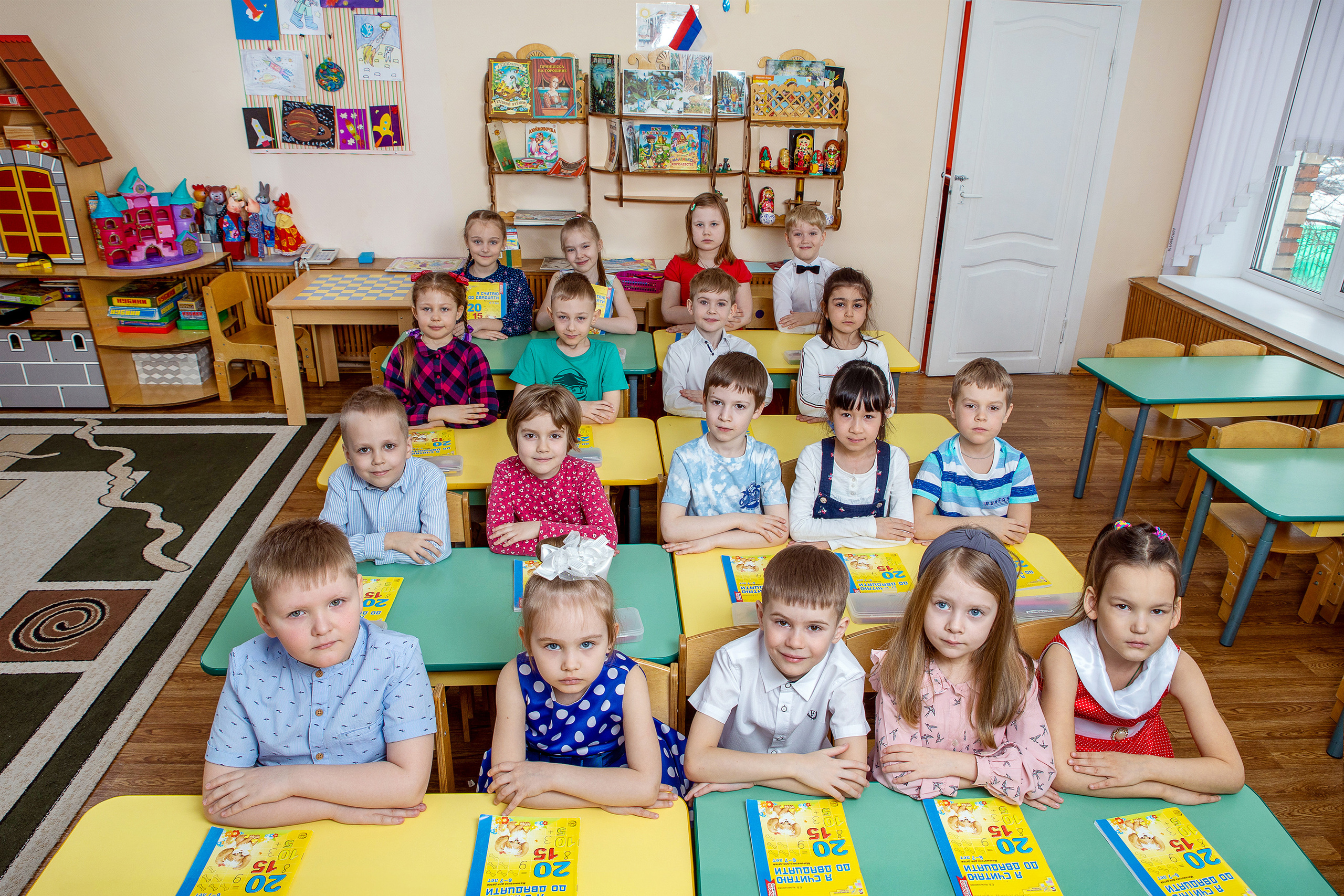 Групповые фотографии, фото с лучшим другом. Школьный и детсадовский фотограф Москва. Детский фотограф