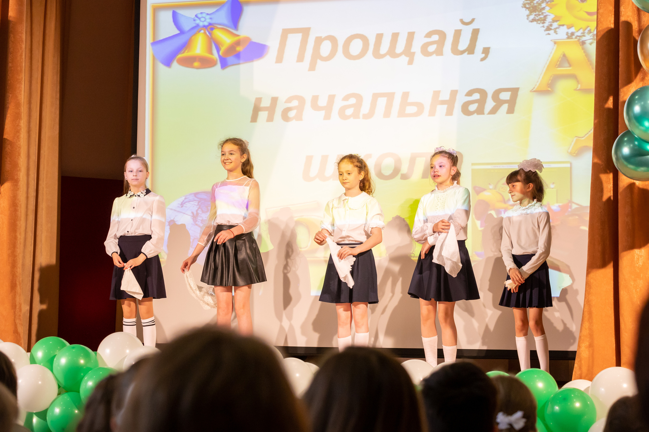 Праздник в школе. Школьный и детсадовский фотограф Москва. Детский фотограф