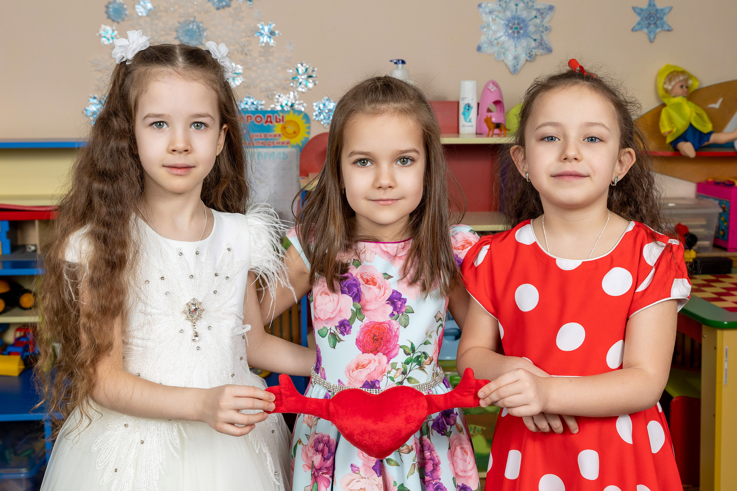 Групповые фотографии, фото с лучшим другом. Школьный и детсадовский фотограф Москва. Детский фотограф