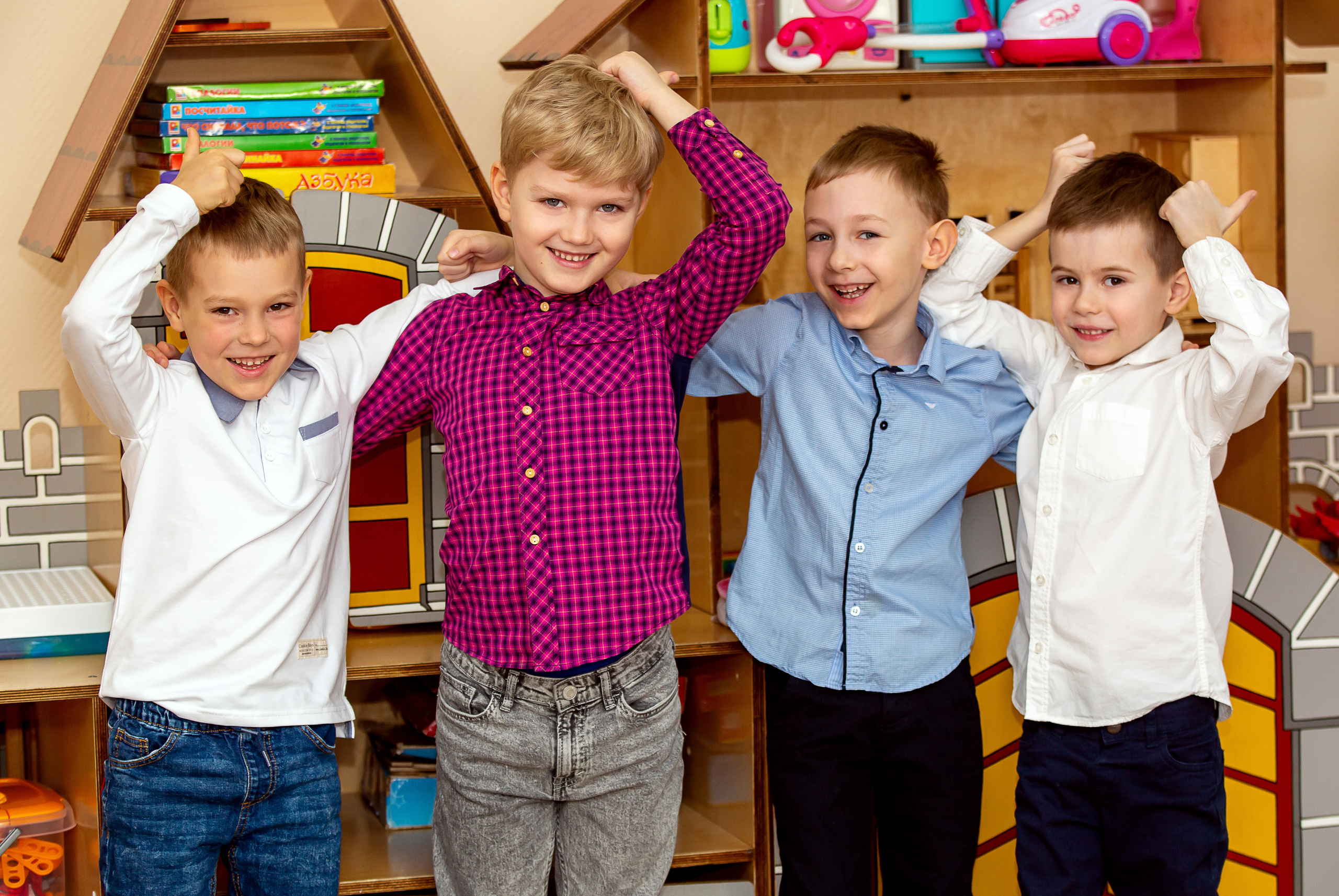 Групповые фотографии, фото с лучшим другом. Школьный и детсадовский фотограф Москва. Детский фотограф