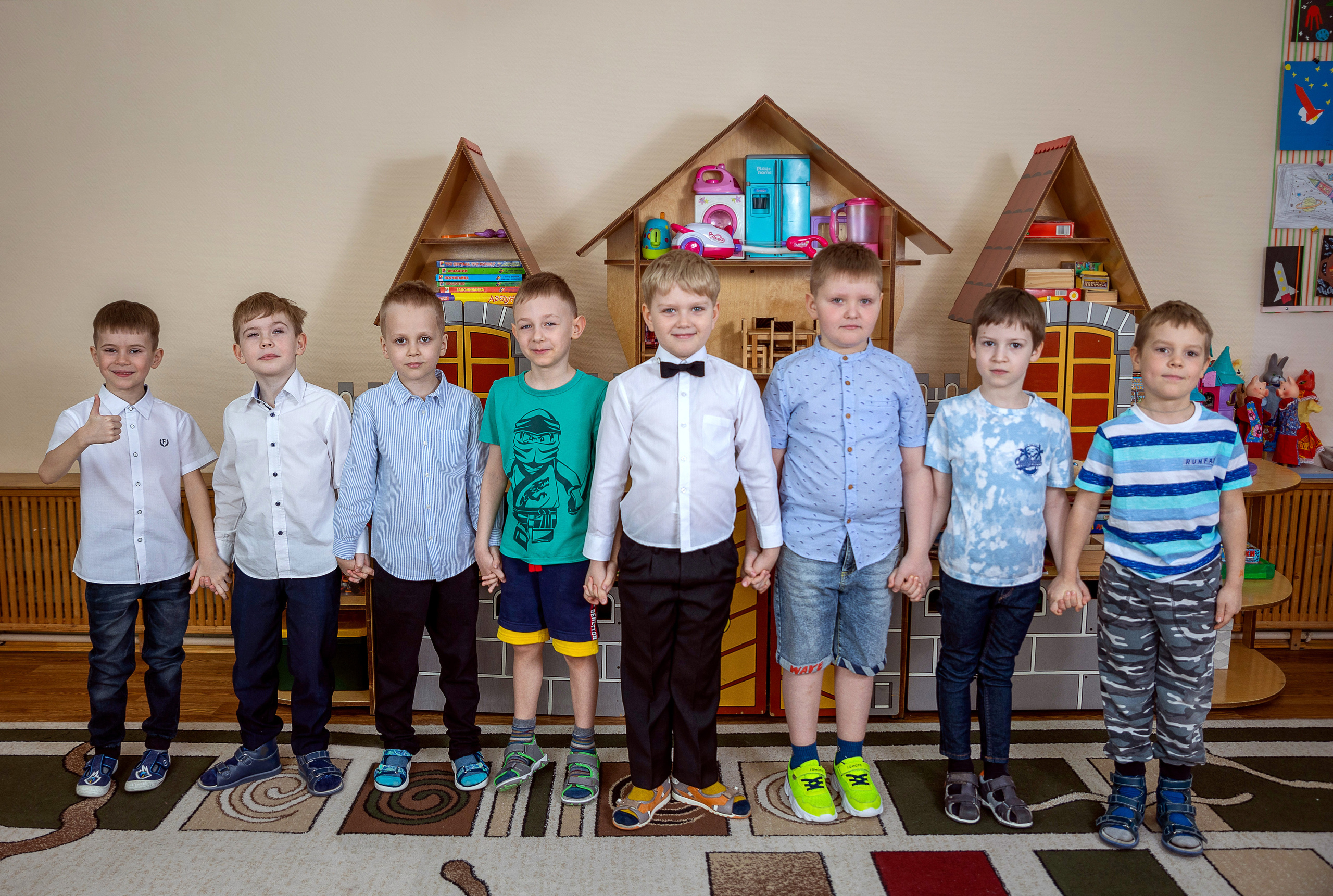 Групповые фотографии, фото с лучшим другом. Школьный и детсадовский фотограф Москва. Детский фотограф