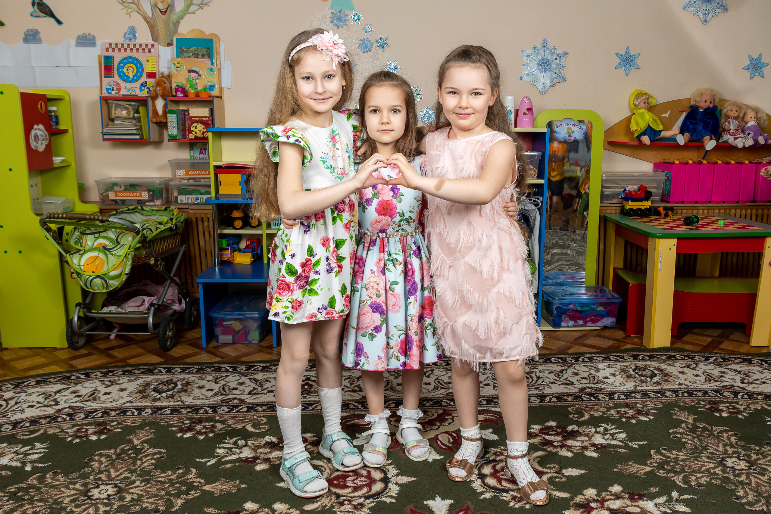 Групповые фотографии, фото с лучшим другом. Школьный и детсадовский фотограф Москва. Детский фотограф