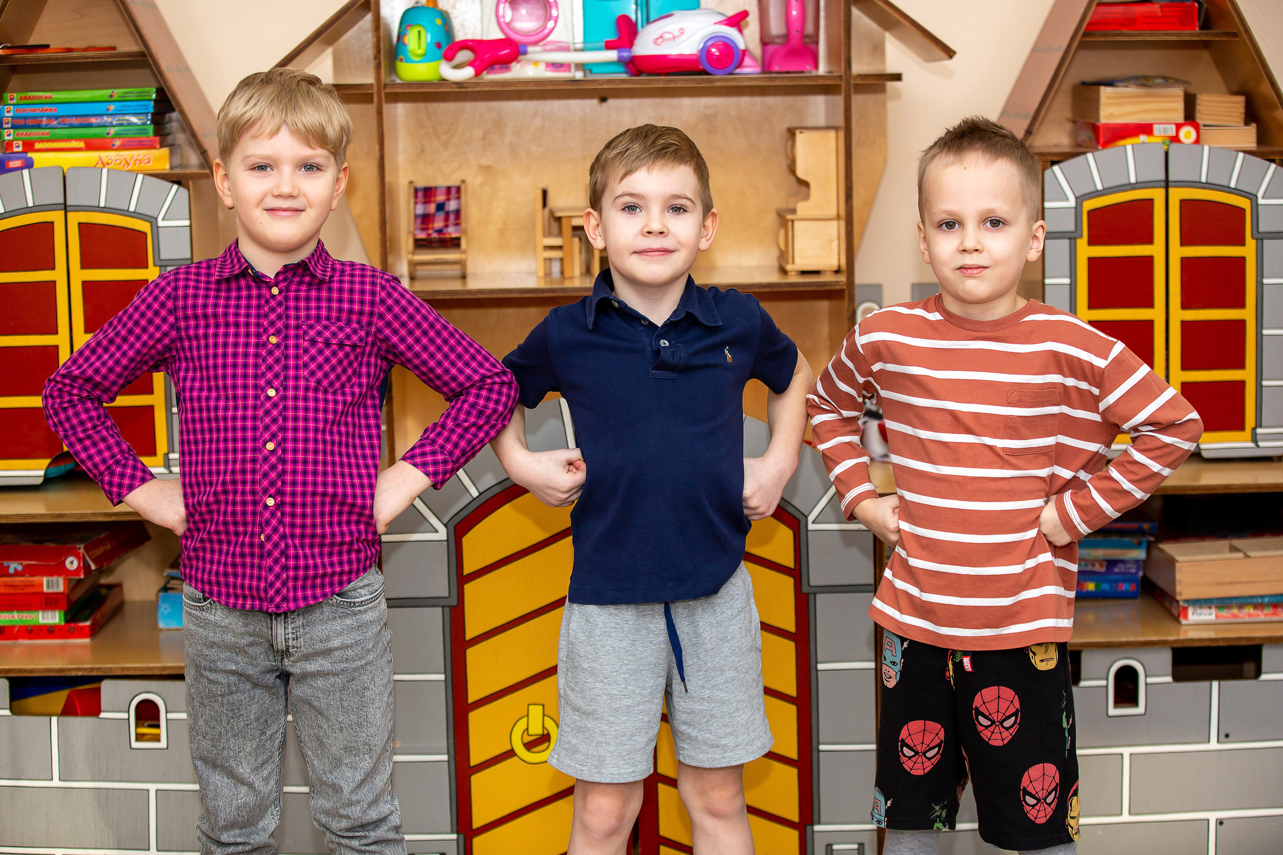 Групповые фотографии, фото с лучшим другом. Школьный и детсадовский фотограф Москва. Детский фотограф