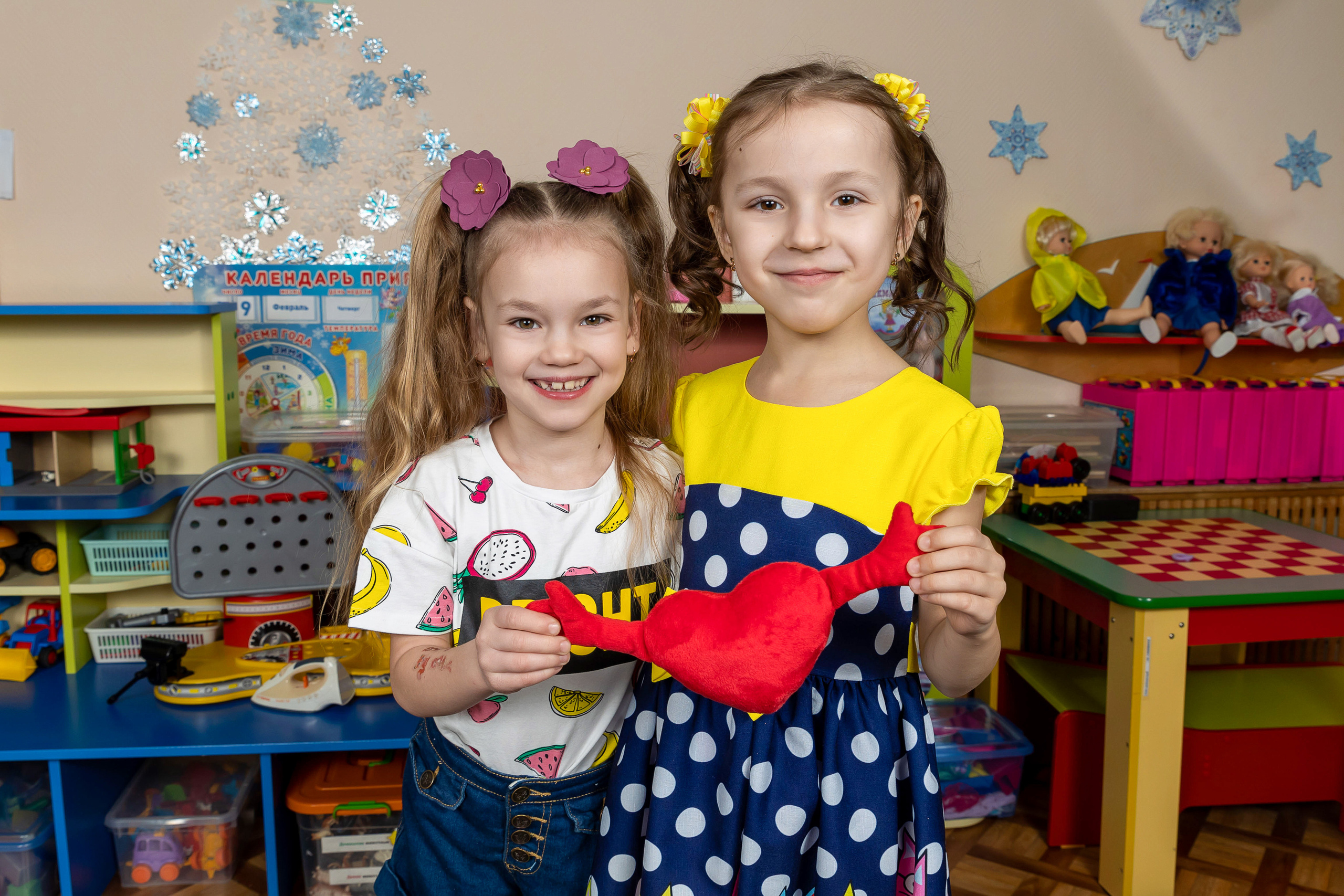 Групповые фотографии, фото с лучшим другом. Школьный и детсадовский фотограф Москва. Детский фотограф