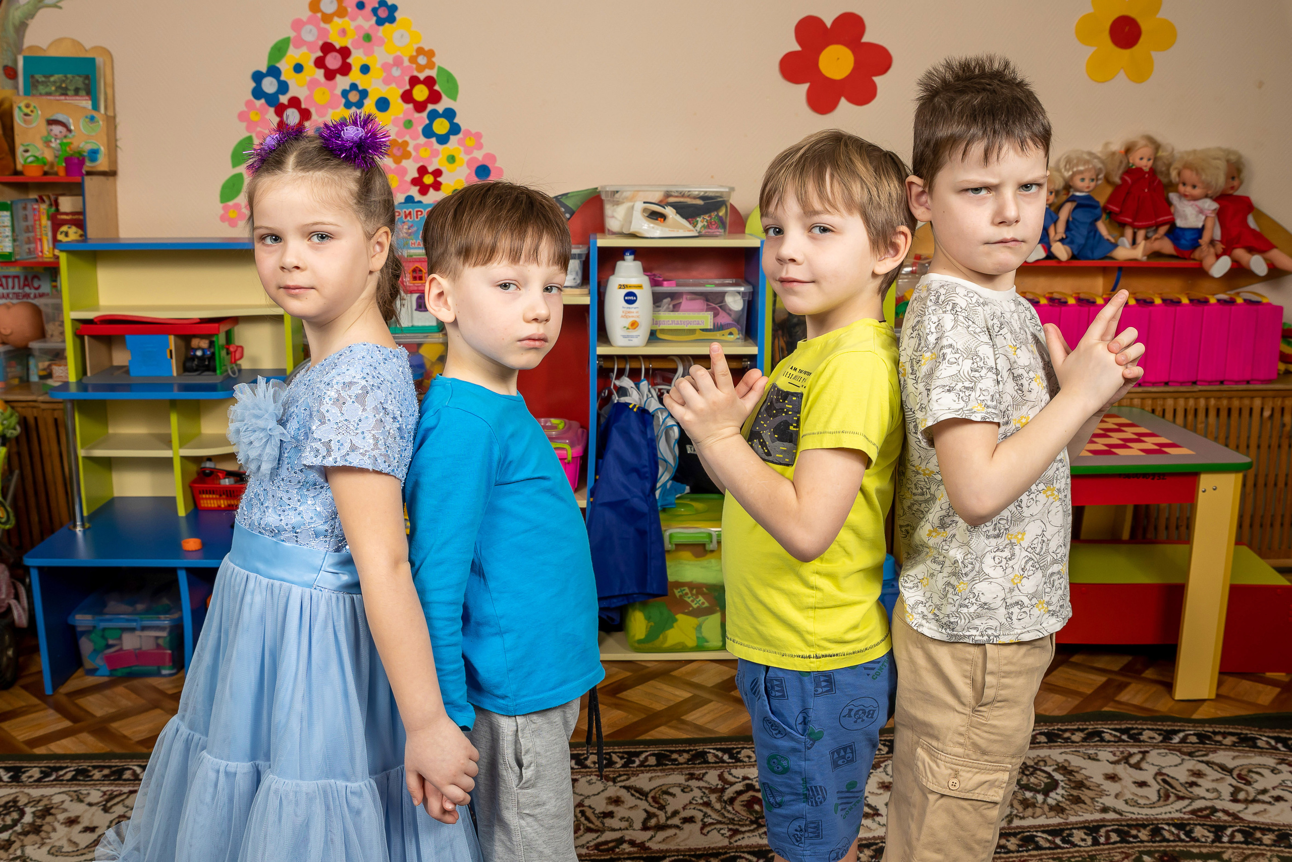 Групповые фотографии, фото с лучшим другом. Школьный и детсадовский фотограф Москва. Детский фотограф