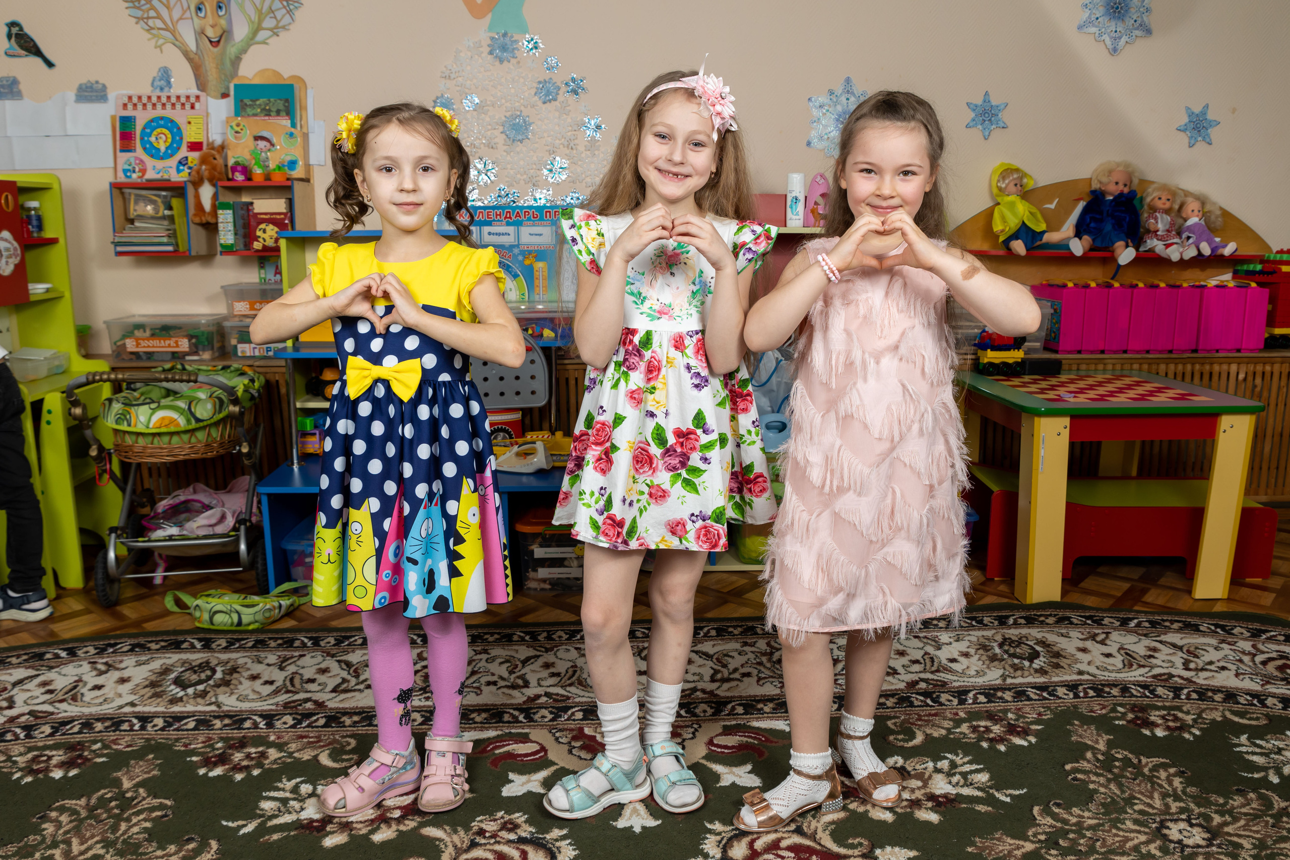 Групповые фотографии, фото с лучшим другом. Школьный и детсадовский фотограф Москва. Детский фотограф