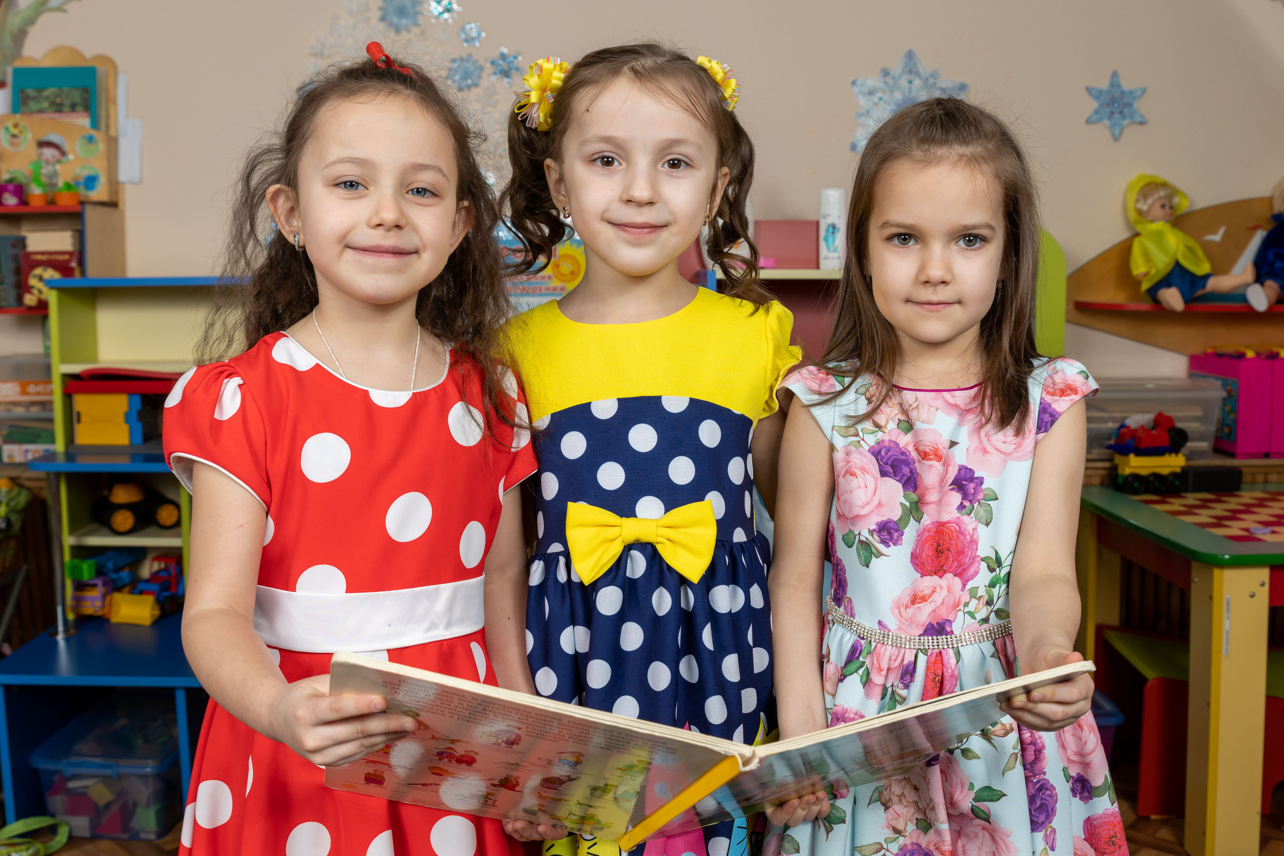 Групповые фотографии, фото с лучшим другом. Школьный и детсадовский фотограф Москва. Детский фотограф