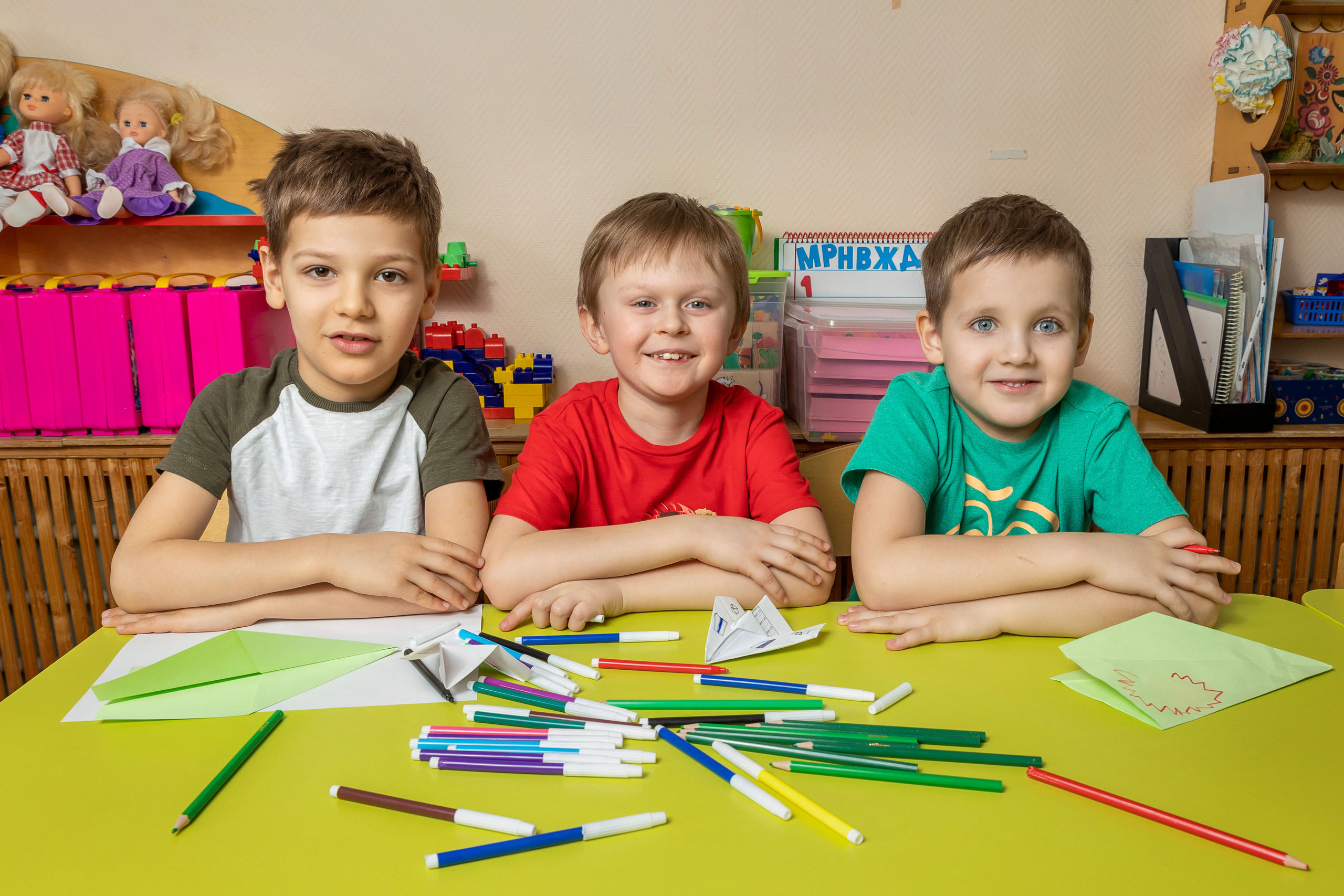 Групповые фотографии, фото с лучшим другом. Школьный и детсадовский фотограф Москва. Детский фотограф