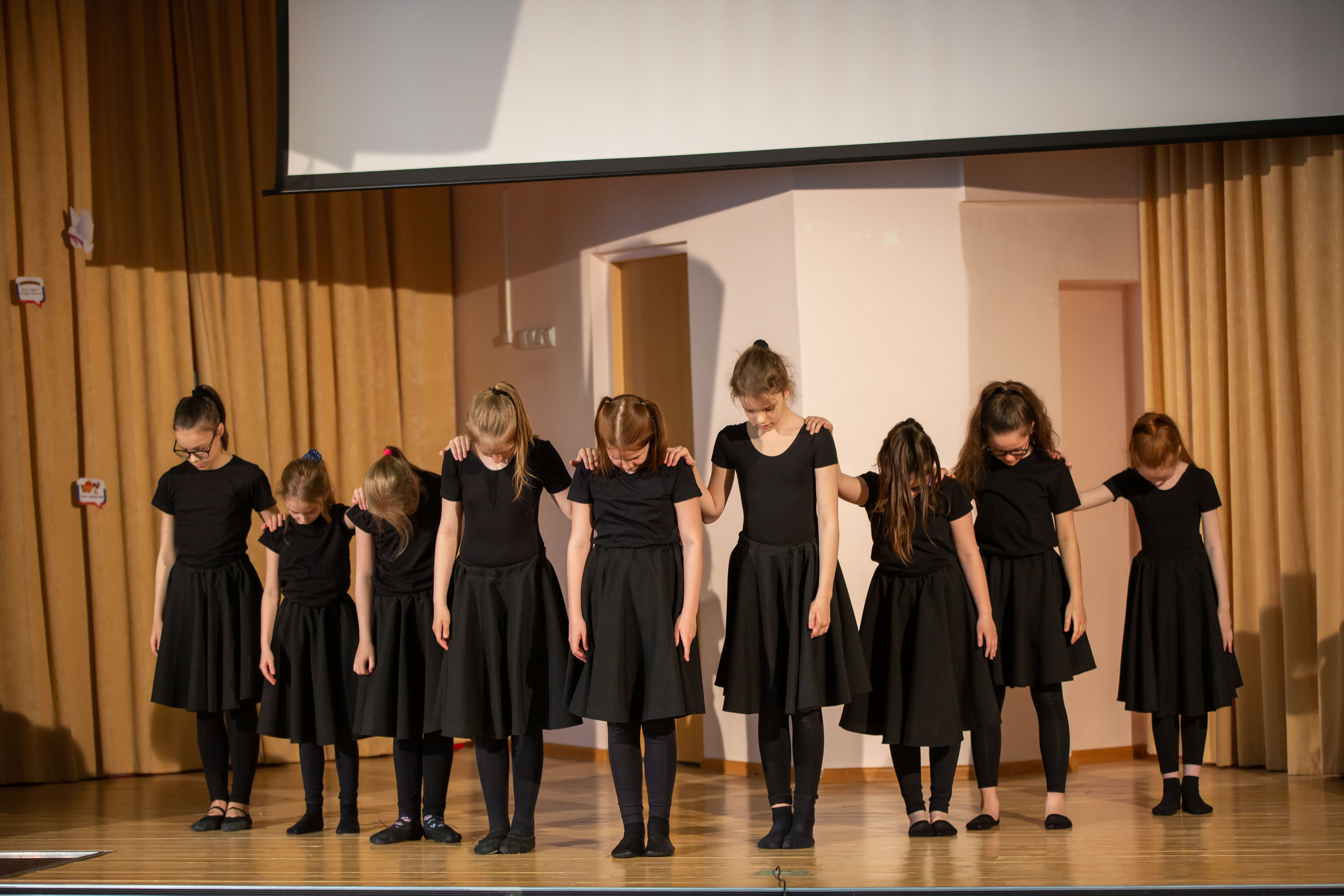 Праздник в школе. Школьный и детсадовский фотограф Москва. Детский фотограф