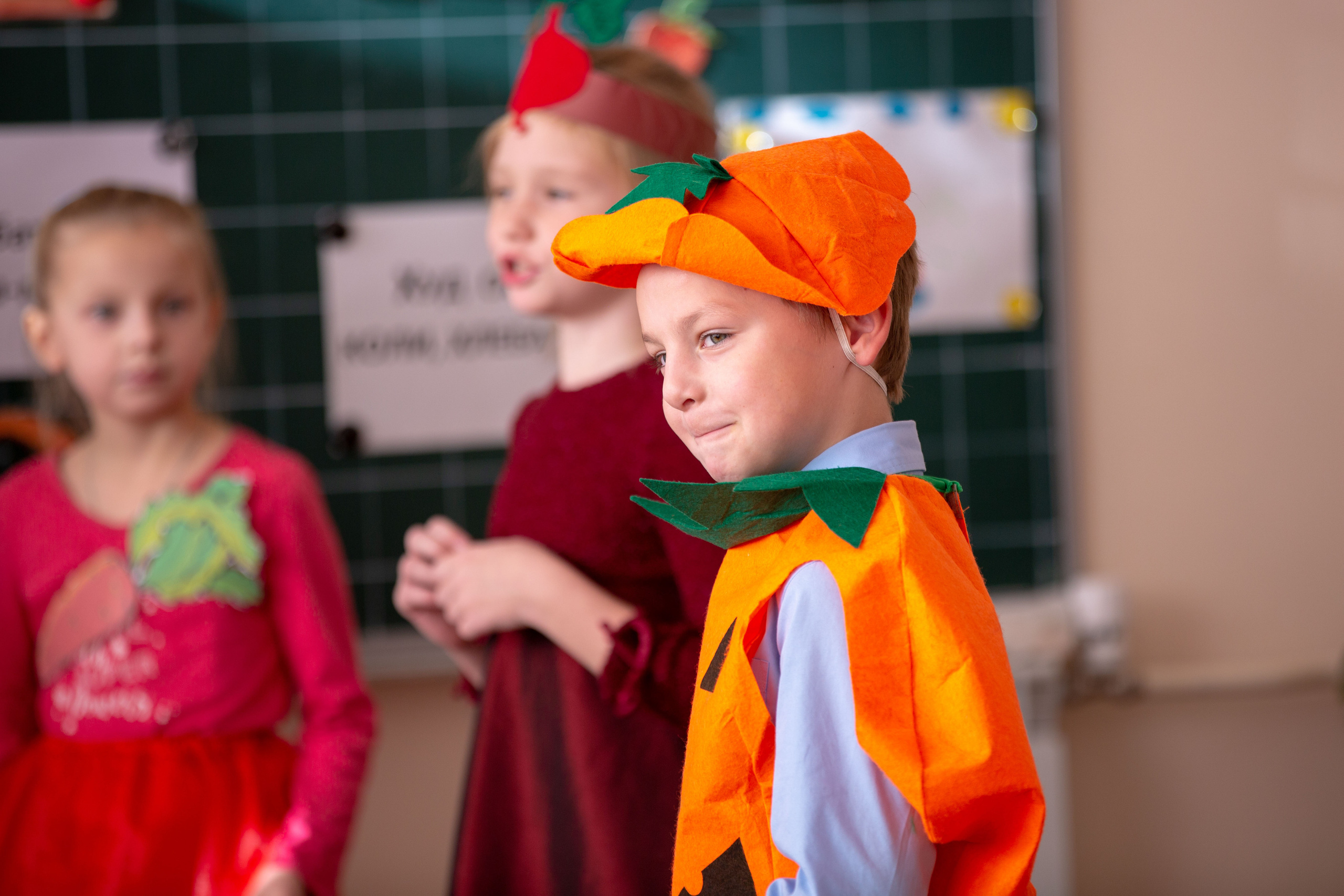 Праздник в школе. Школьный и детсадовский фотограф Москва. Детский фотограф