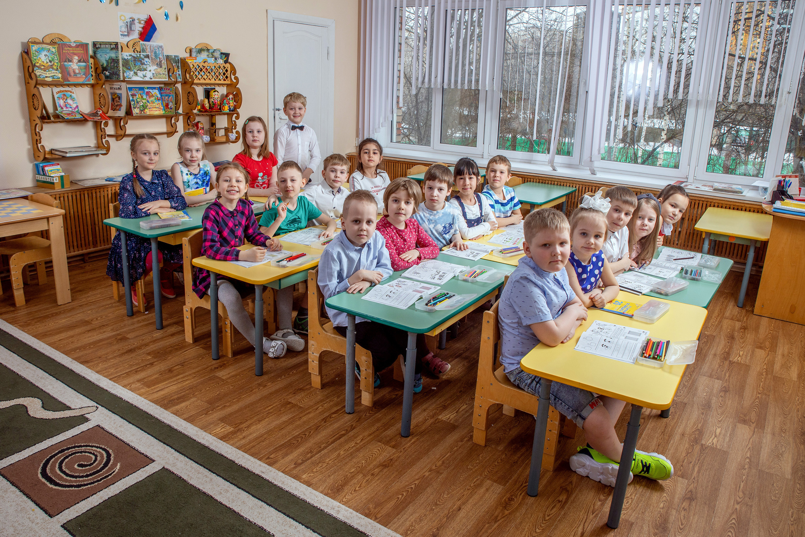 Групповые фотографии, фото с лучшим другом. Школьный и детсадовский фотограф Москва. Детский фотограф