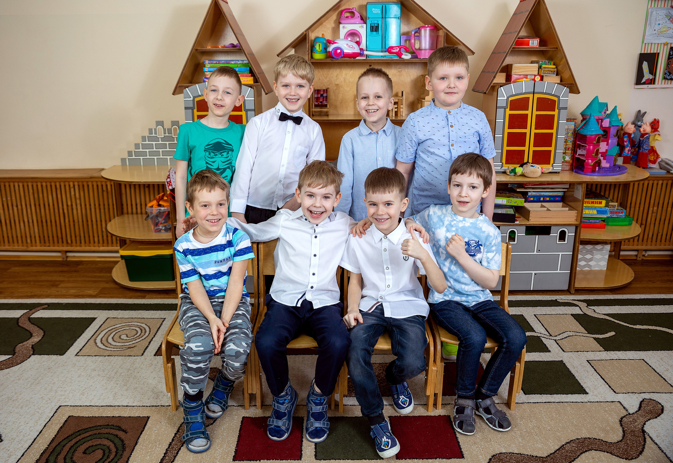 Групповые фотографии, фото с лучшим другом. Школьный и детсадовский фотограф Москва. Детский фотограф