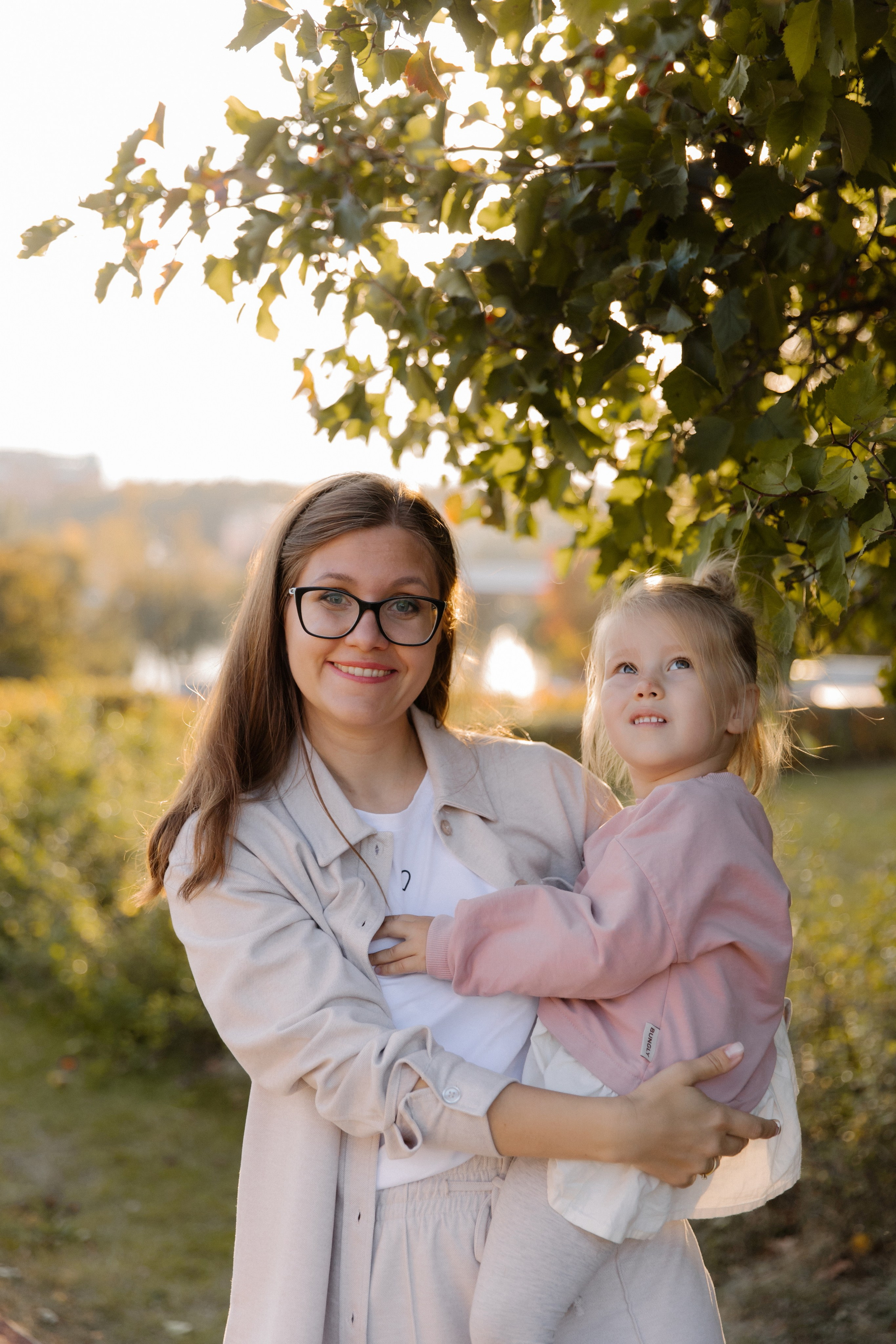 Прогулка Василисы с родителями, дядей и тетей. Семейный и свадебный фотограф в Москве и Зеленограде Пилипенко Юлия
