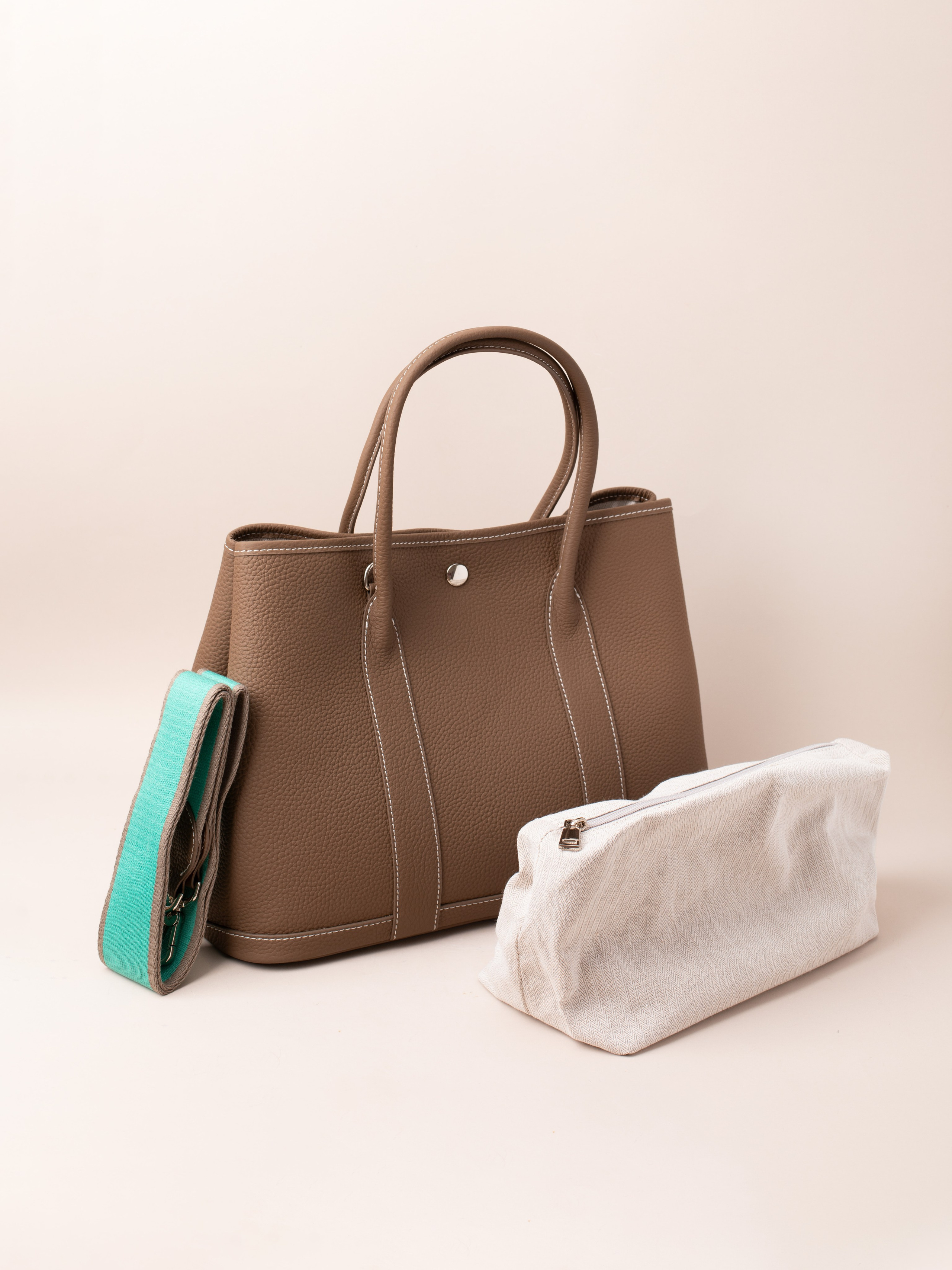 Женские сумки. Фотостудия предметной и модельной съёмки для маркетплейсов