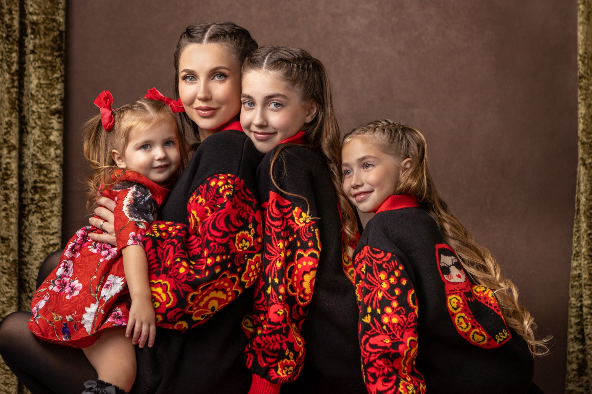 Детская семейная фотосессия в студии. Фотограф в Оренбурге. Профессиональный фотограф