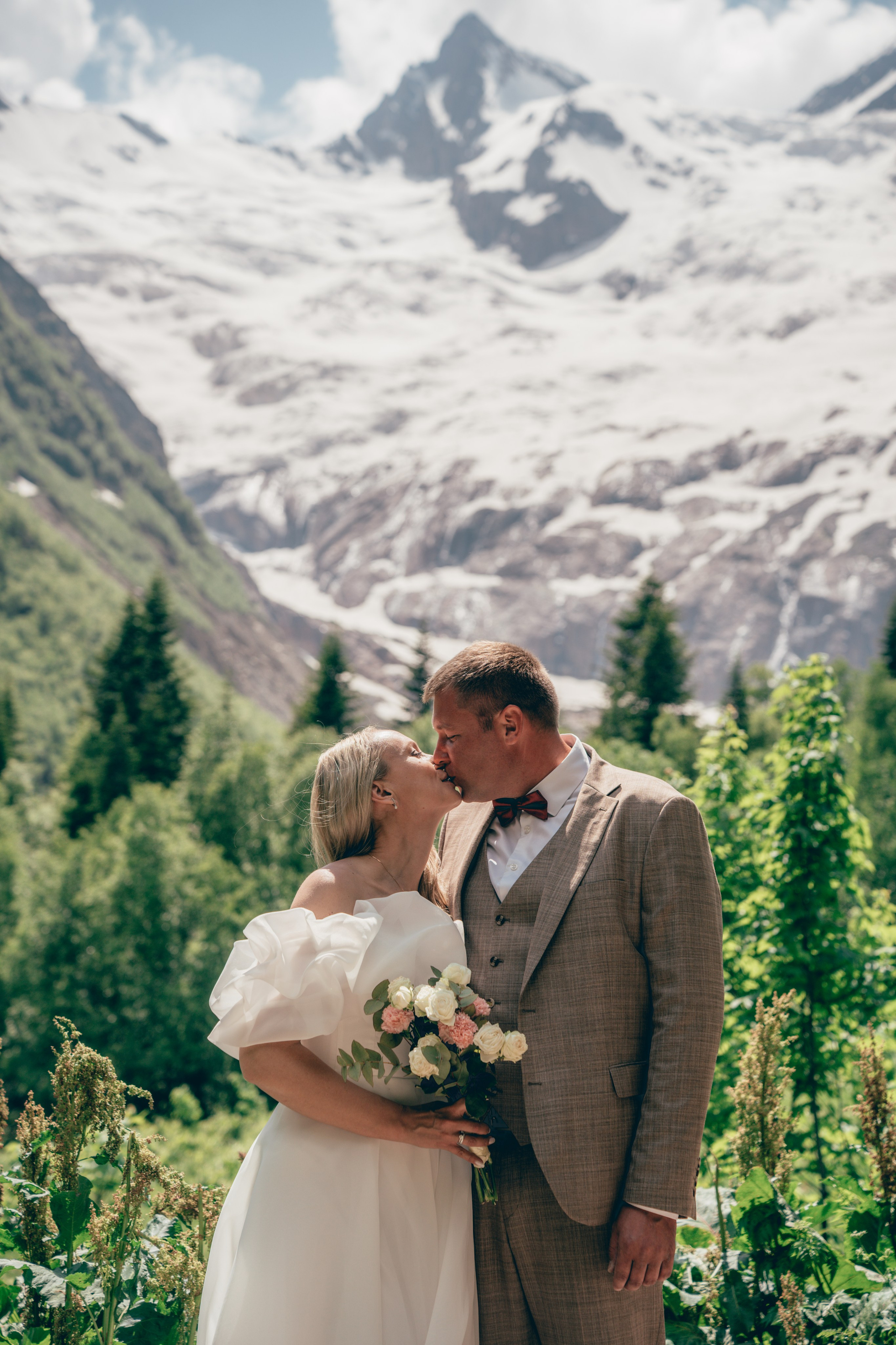 Съемка для брендов одежды КМВ Пятигорск, Железноводск, Ессентуки, Кисловодск Архыз Домбай Фотосессия. Фотограф КМВ|ГОРЫ Пятигорск Железноводск Ессентуки Кисловодск Домбай Архыз Эльбрус
