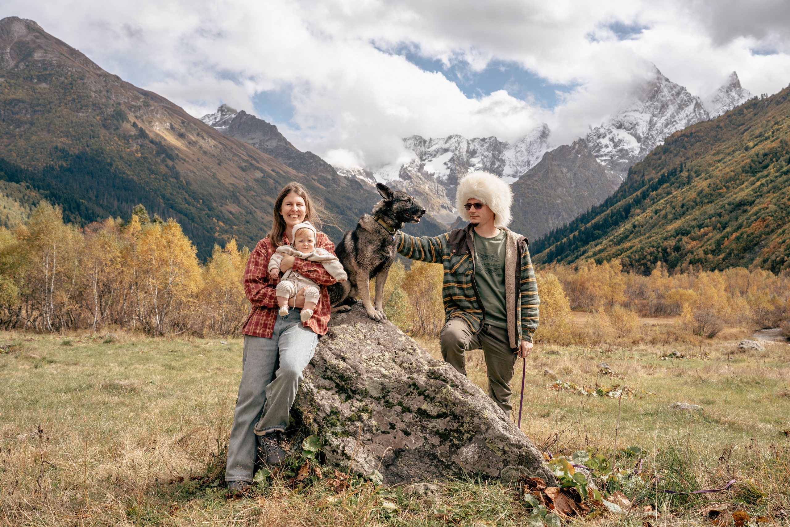 Семейная фотосессия в Домбае. Фотограф КМВ|ГОРЫ Пятигорск Железноводск Ессентуки Кисловодск Домбай Архыз Эльбрус
