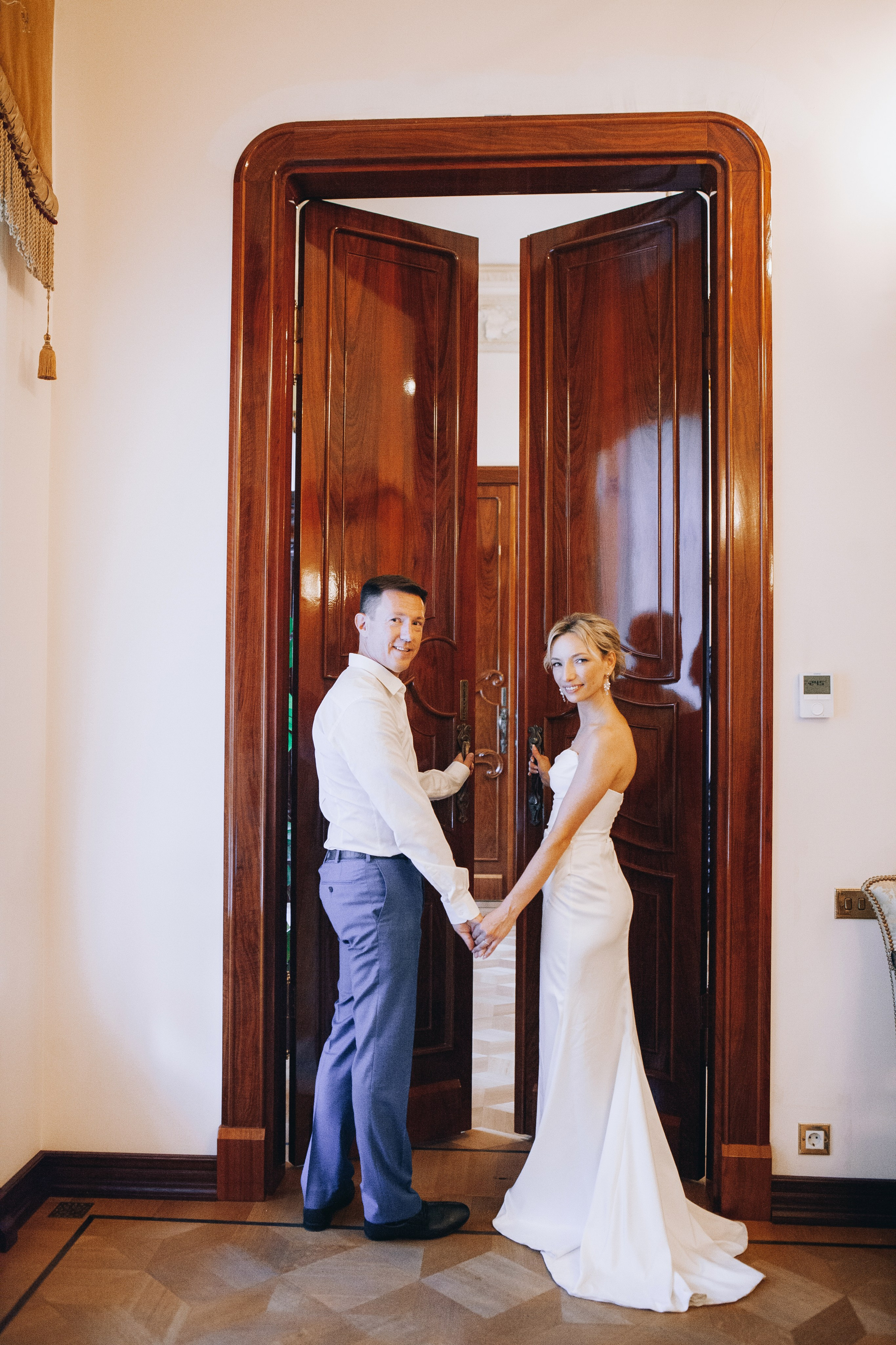 Утро невесты и фотосессия в гостинице radisson collection hotel moscow бывшая гостиница украина. Фотограф Ольга Ефремова