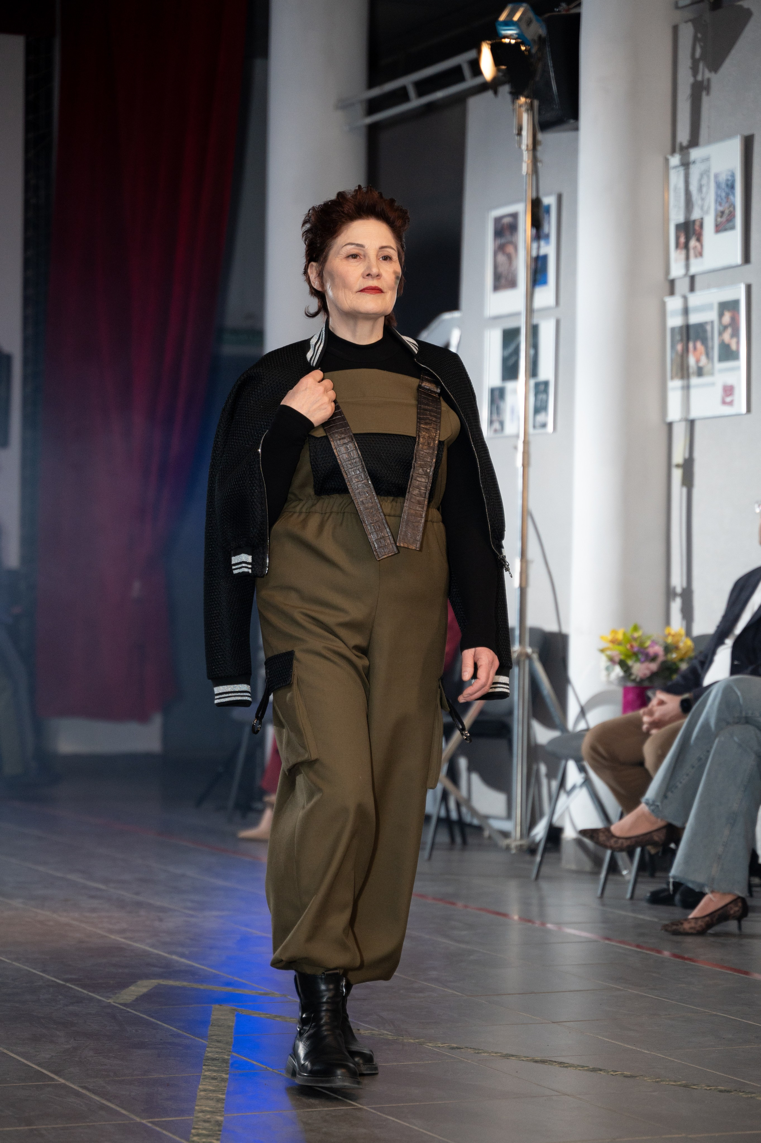 Закрытый показ милитари «Своя трансформация» дизайнера Юлии Бойченко | 24.04.2025. Фотограф в Омске Елизавета Кириллова