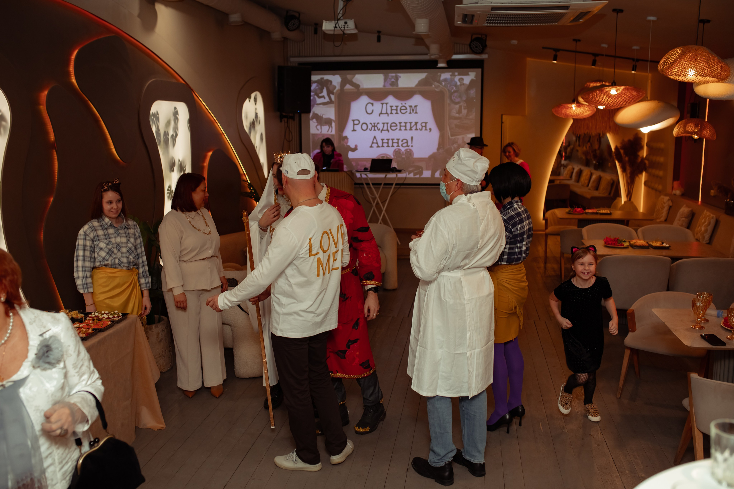 Юбилей Анны в стиле Гайдая. Семейный и детский фотограф в Москве Дорогова Екатерина