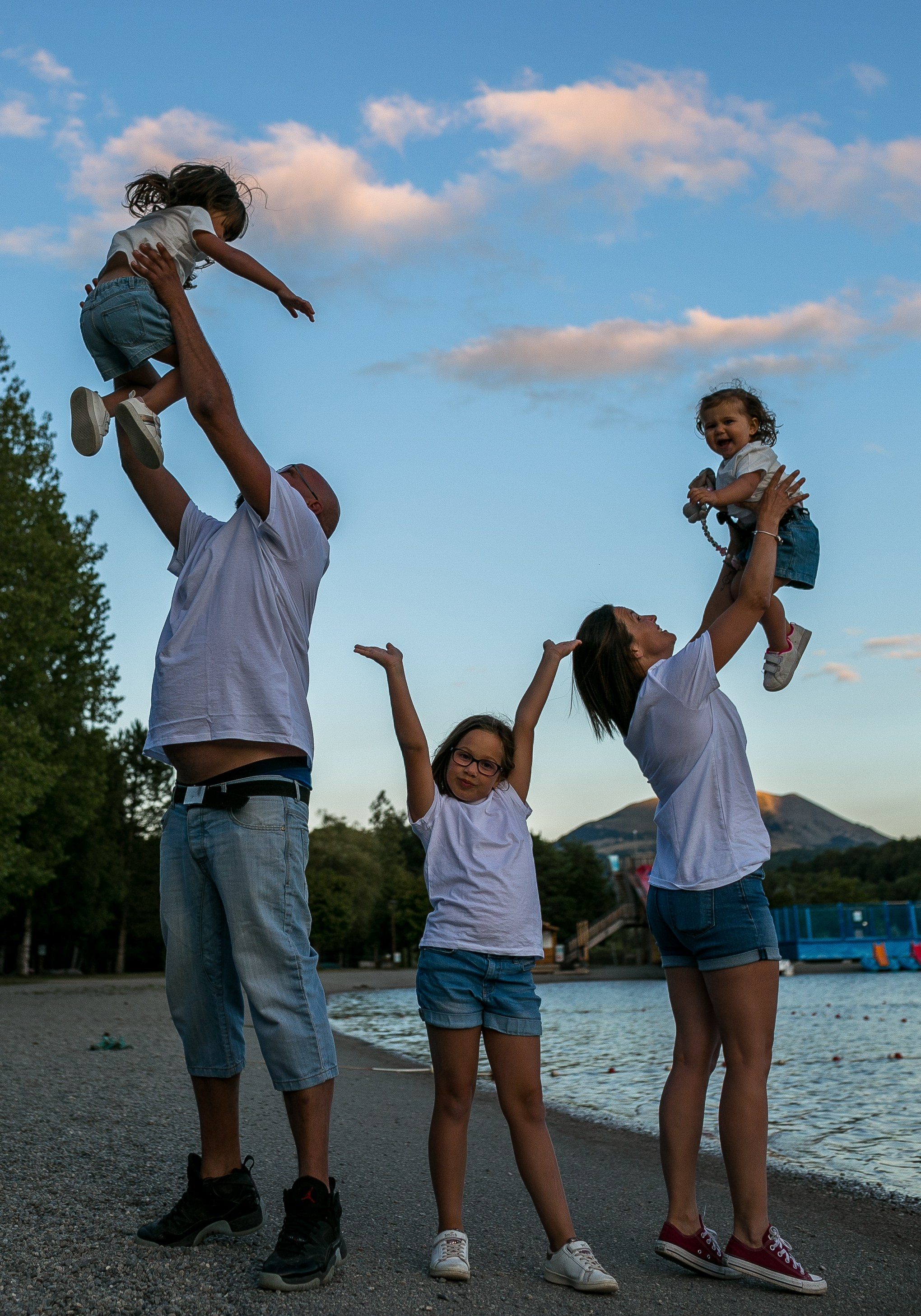 Стив, Шарли, Каро, Тэа, Нора