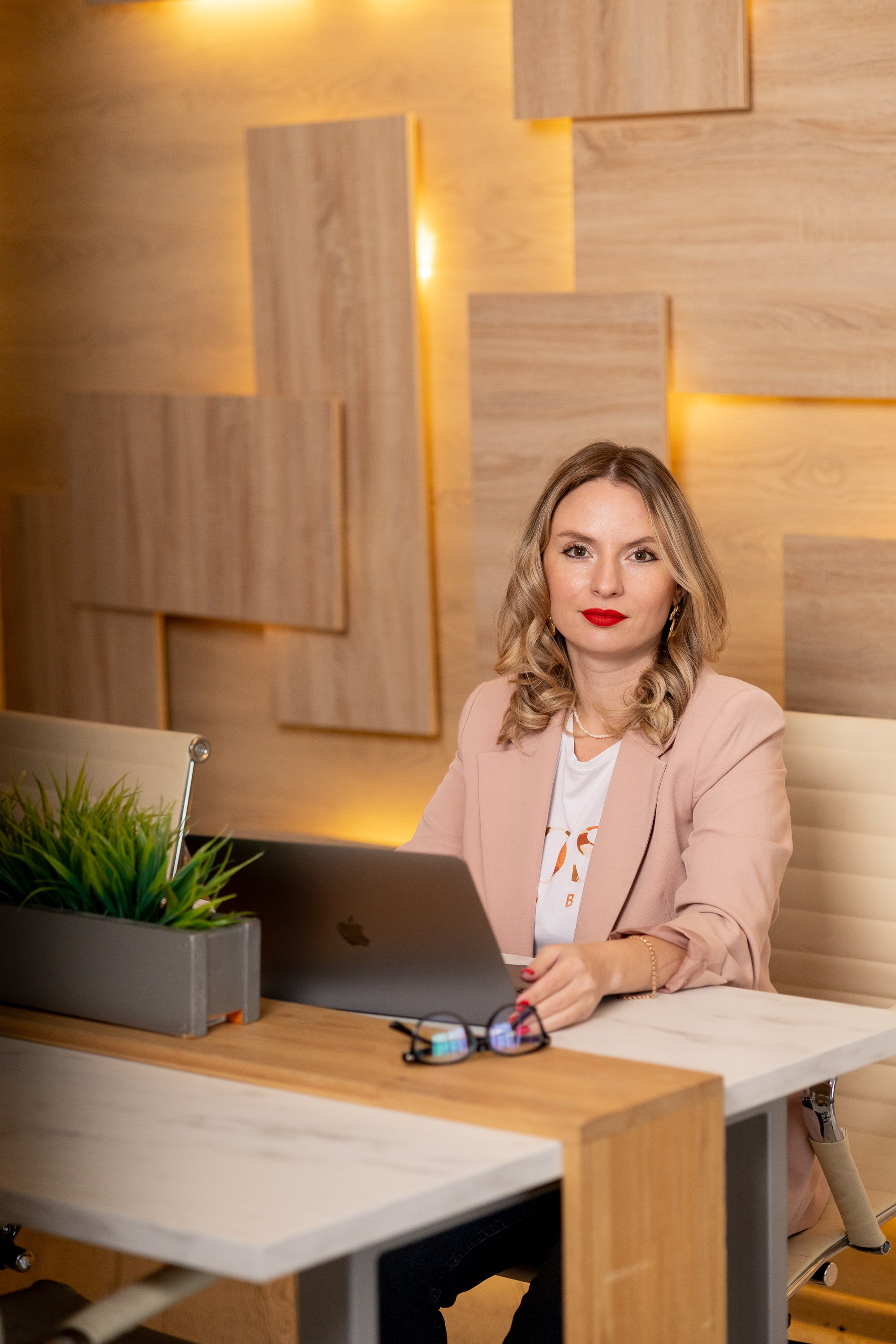 Контент съемка для юриста. Женский и семейный фотограф Алина Влади