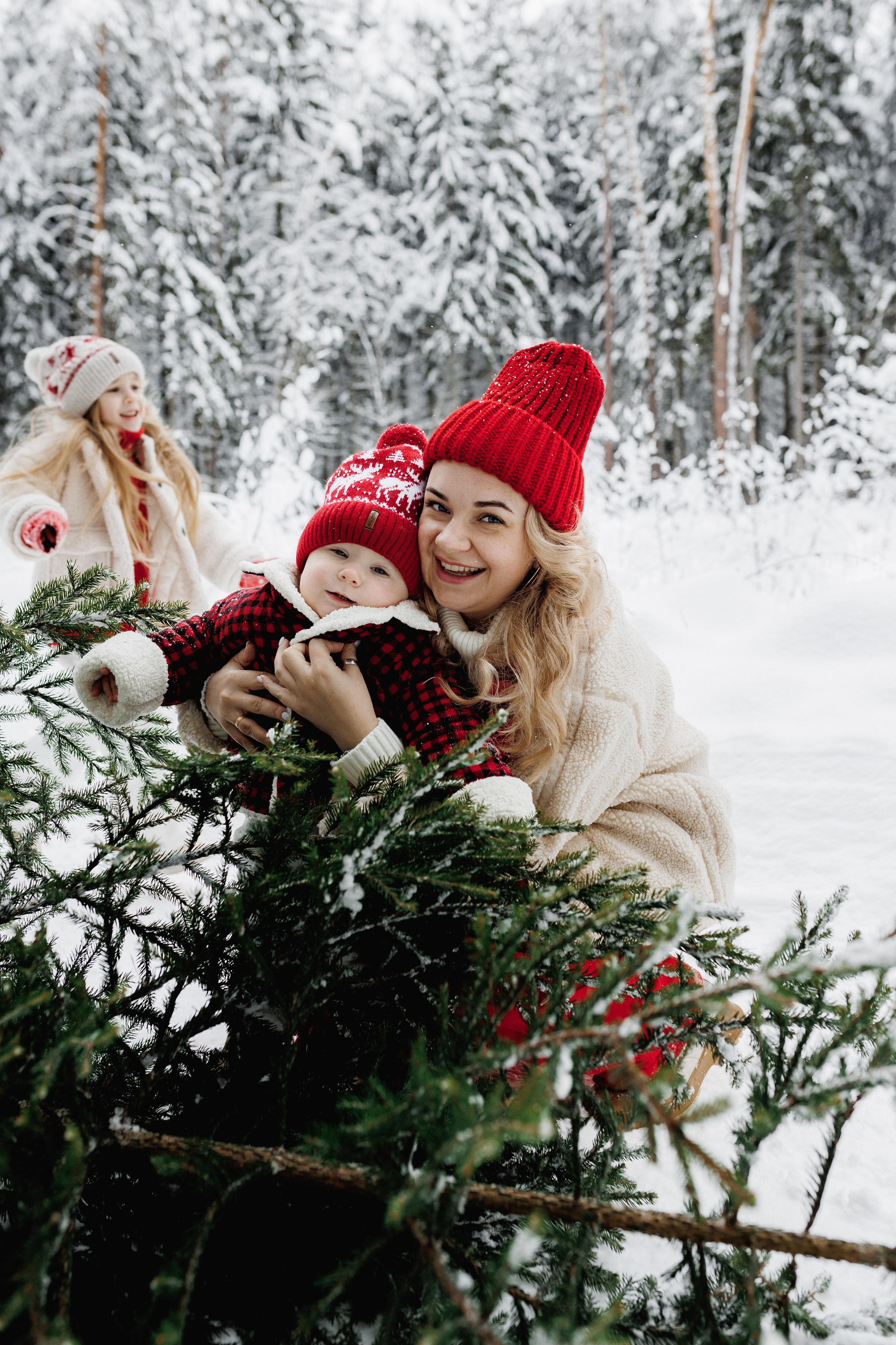 Зимняя фотосессия в лесу. Свадебный и семейный фотограф Витебск, Минск, Андрей Павлов