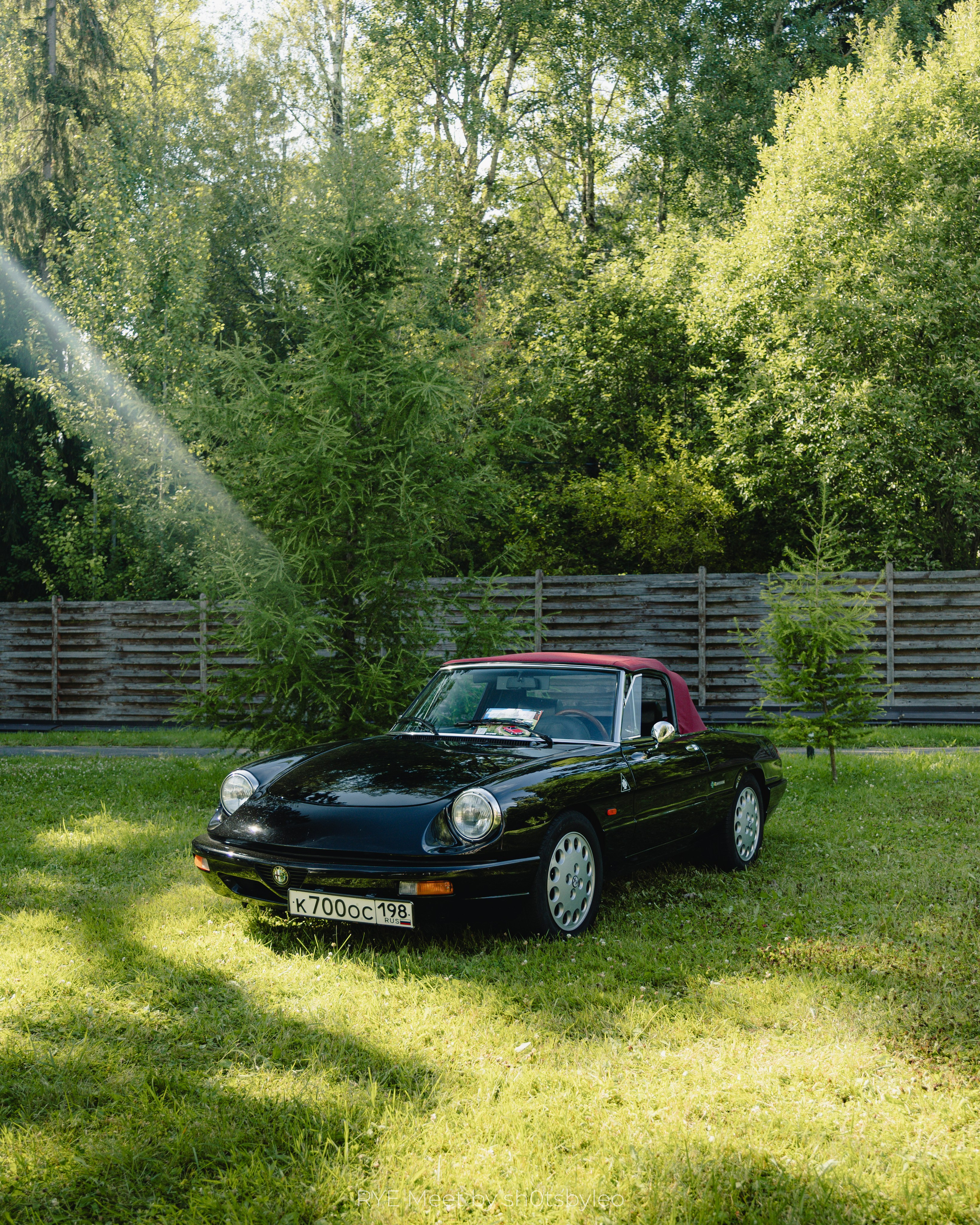 Масштабный летний фестиваль RYE Meet — встреча клуба любителей автомобилей старше 25-лет. Автомобильный фотограф Антон Цырулев