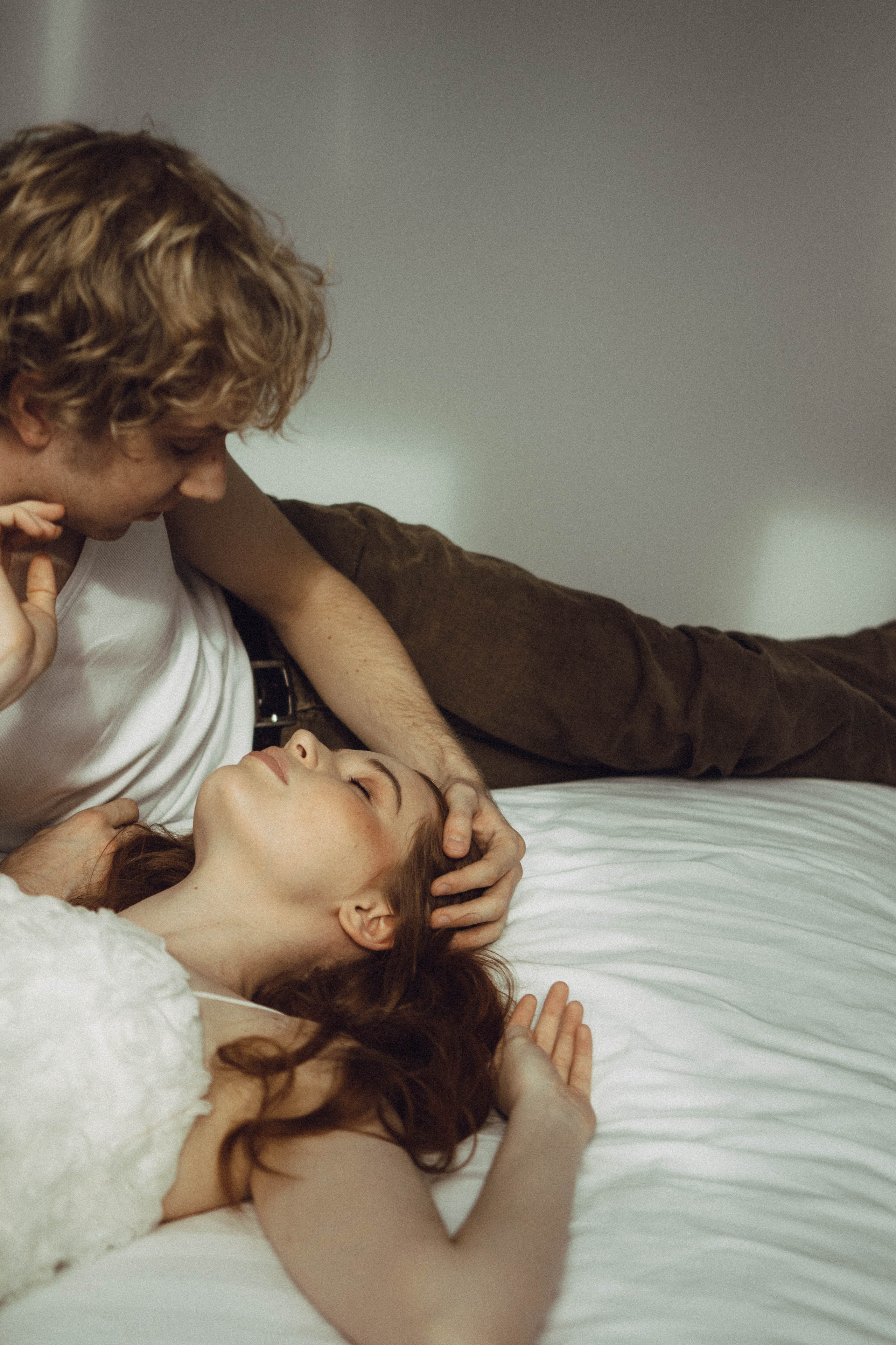 СВАДЕБНАЯ СЬЕМКА В ОТЕЛЕ. СБОРЫ ЖЕНИХА И НЕВЕСТЫ И ТАКЖЕ ТОР И ПОДГОТОВКА К ПРОГУЛКЕ. Профессиональный фотограф, Санкт-Петербург — Виктория Богомолова