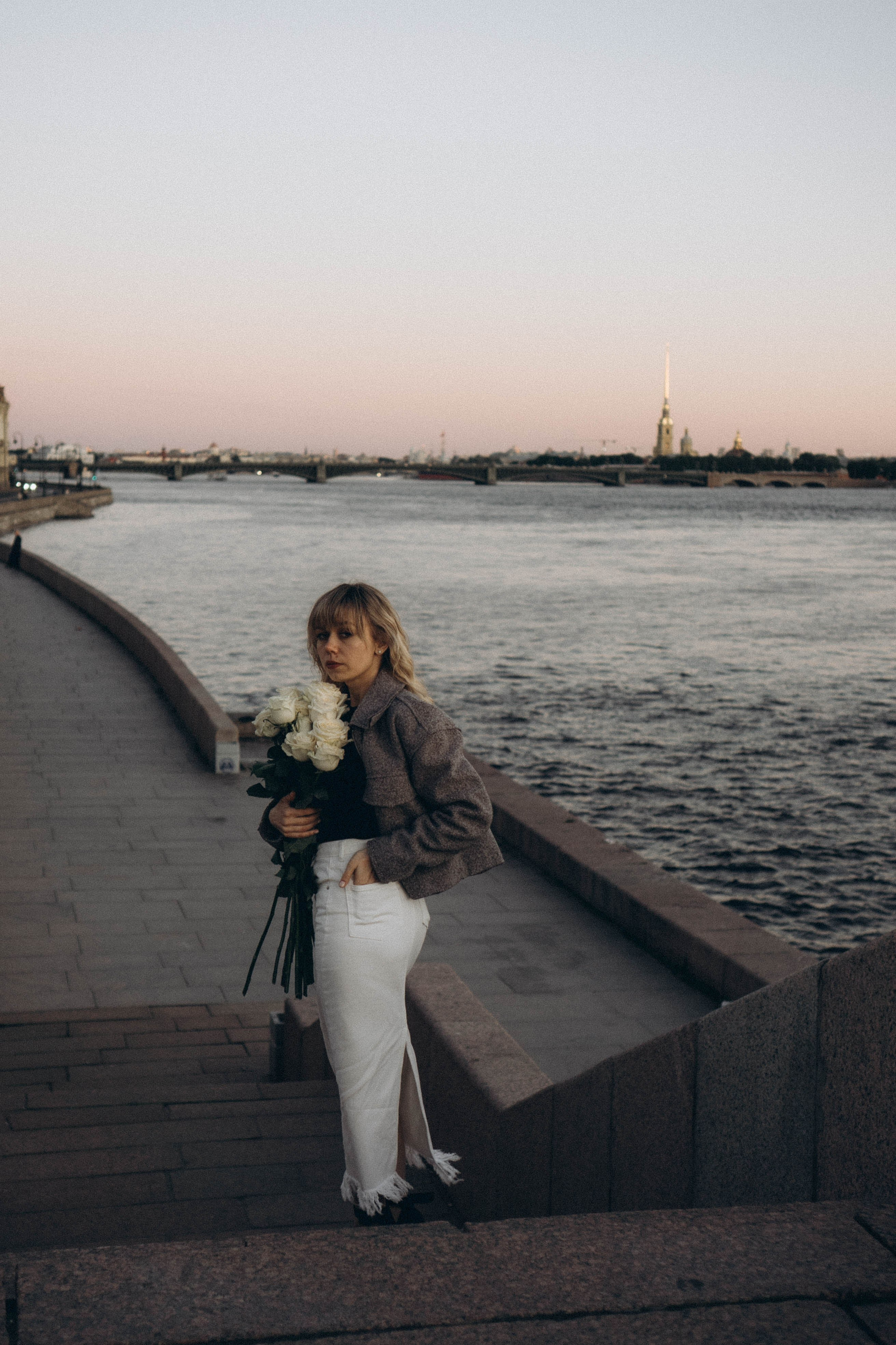 ПРОГУЛКА ПО ГОРОДУ В БЕЛЫЕ НОЧИ (другой вариант). Профессиональный фотограф, Санкт-Петербург — Виктория Богомолова
