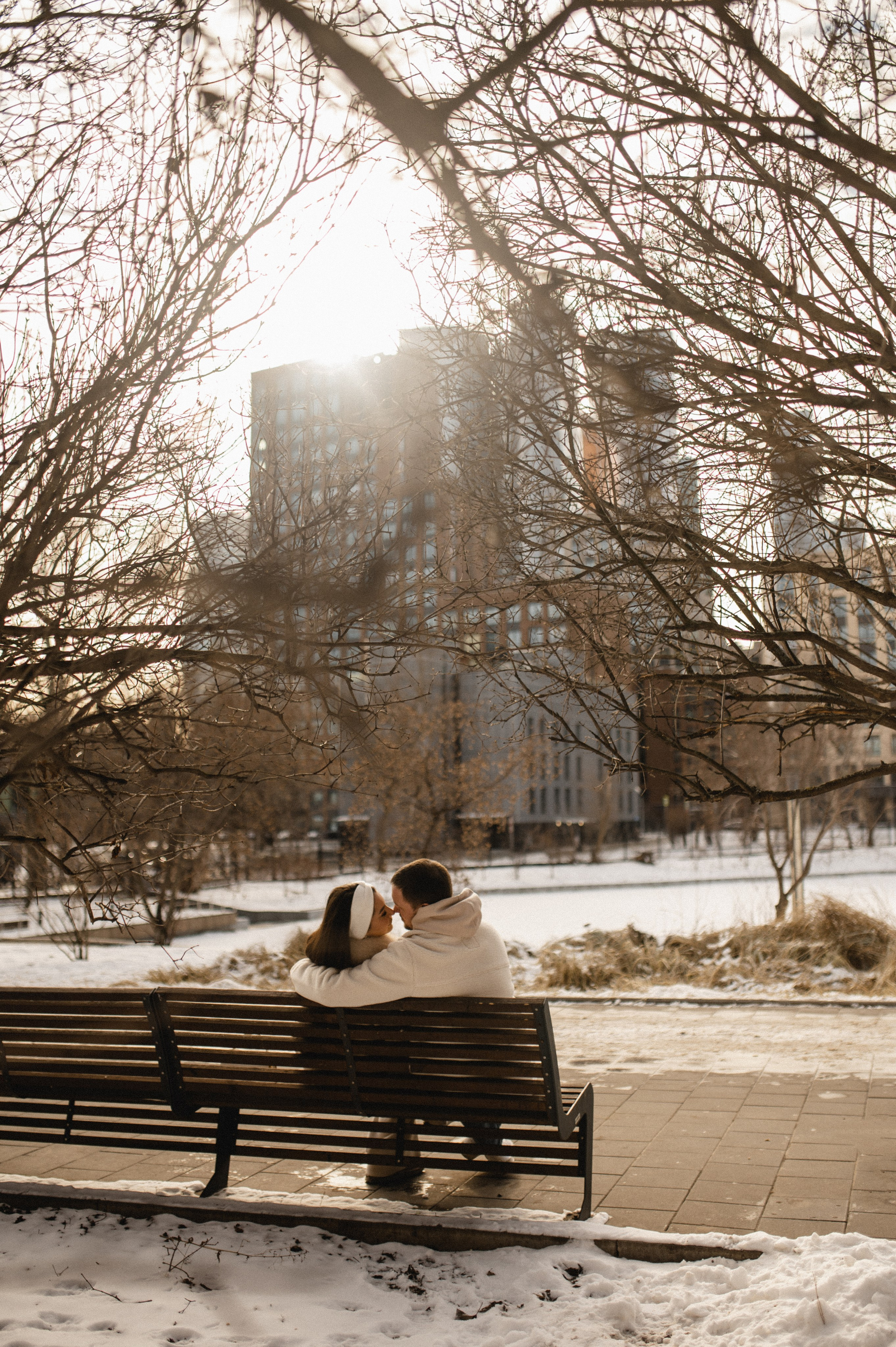 Лавстори стрит фотосессия в зимней Москве. Семейная фотосессия Бутово Москва фотограф Алина Морщагина