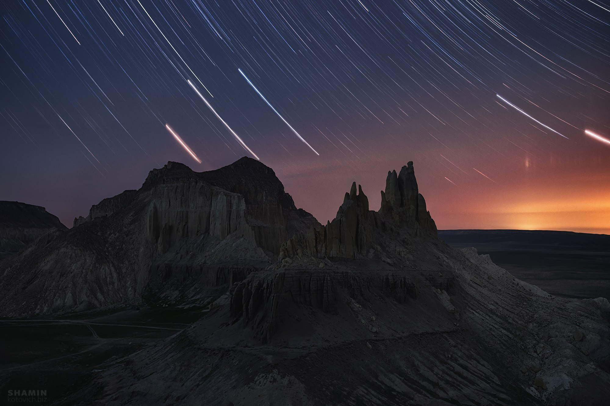 ночной пейзаж, ночная фотография, арт-пейзаж, астрофотография, Млечный Путь, съёмка звёздного неба, фотограф ночного неба, nightscape, night photography Russia, Константин Шамин фотограф, Kotovich, astro landscape, astrophotography art, long exposure landscape, star trails photography, дрон ночная съёмка, светопись, арт-фотография природы