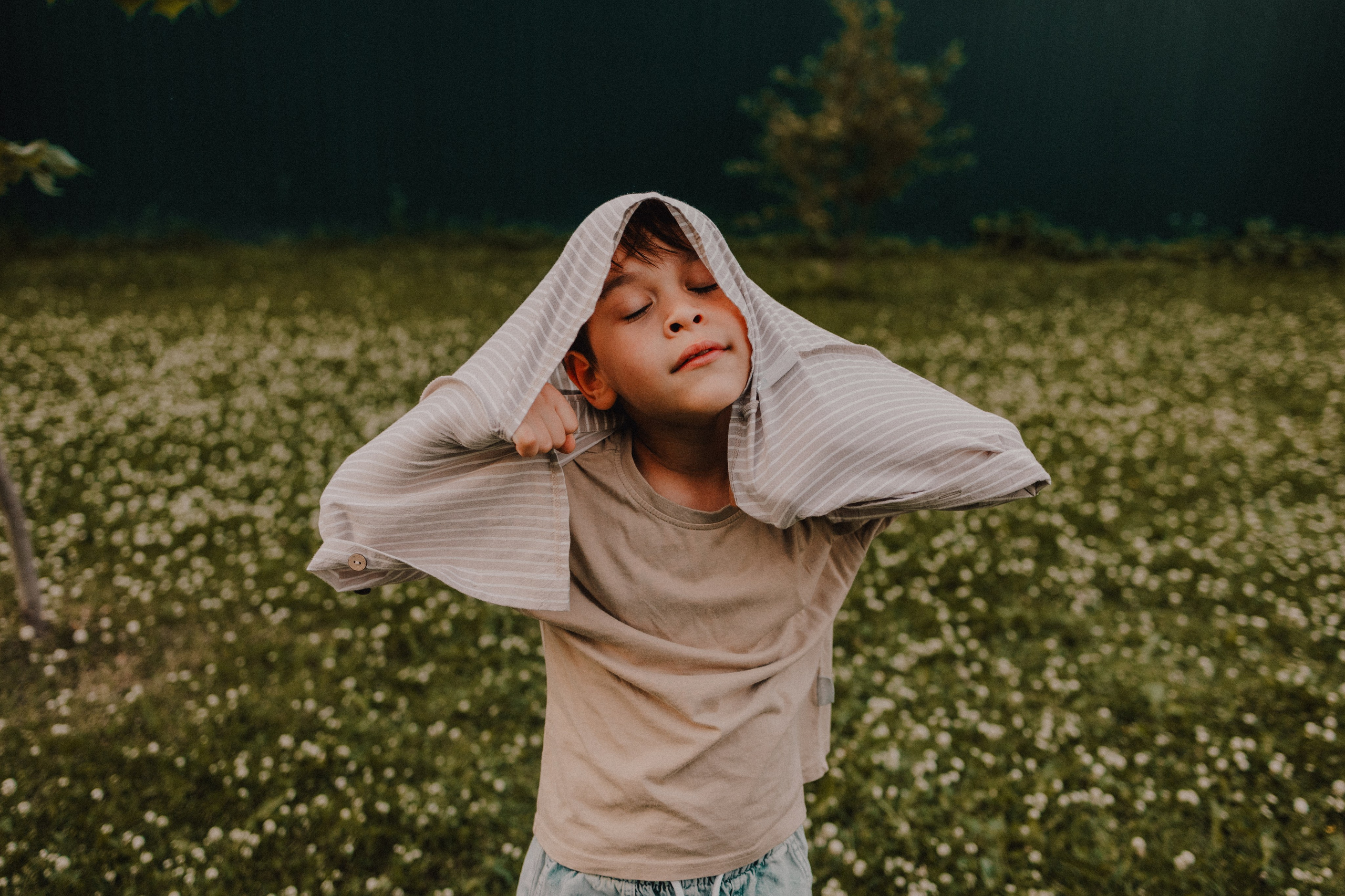 На лужайке. Семейный фотограф Москва