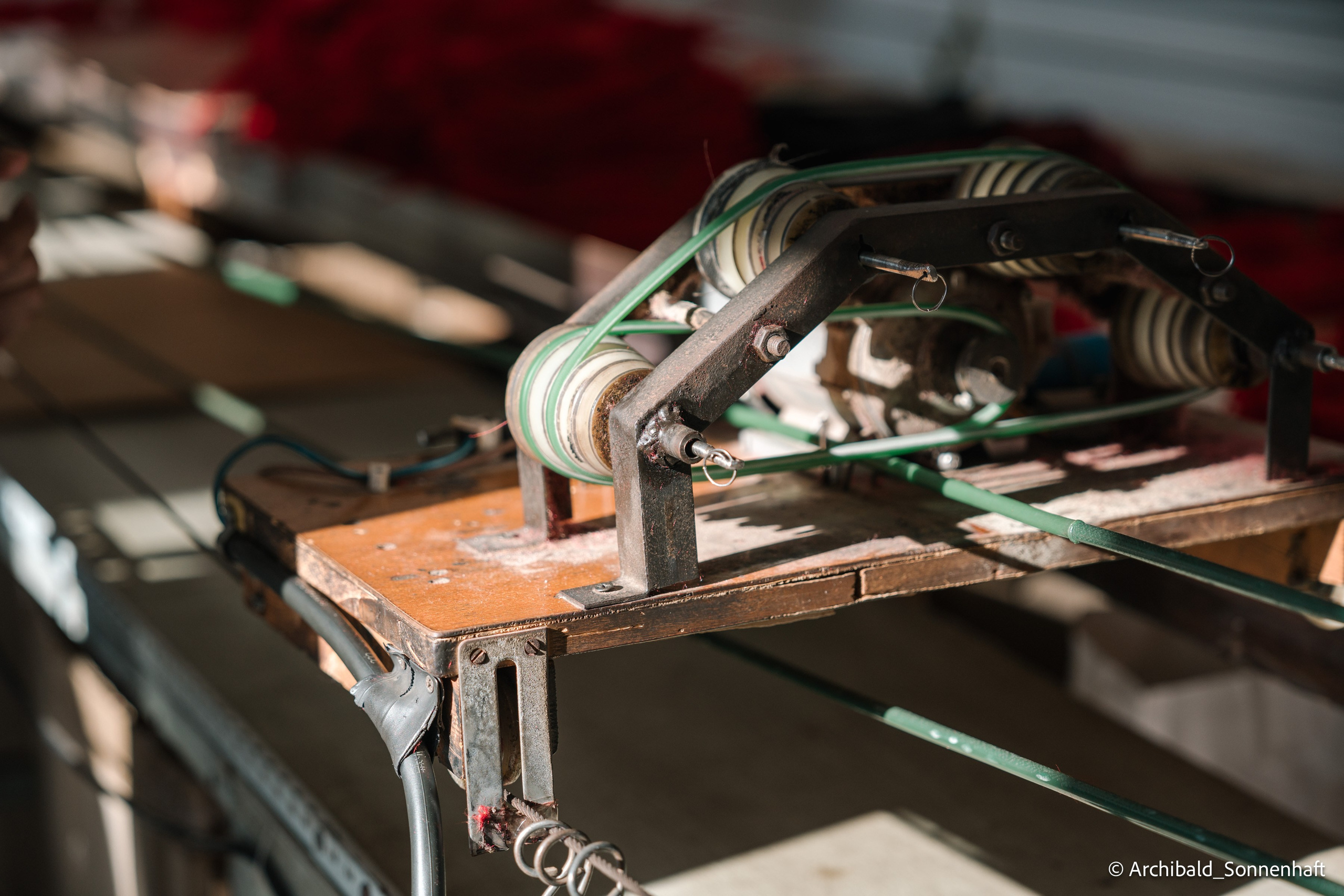 真丝绒绣技艺. Photographer in Guangzhou, China. Archibald Sonnenhaft