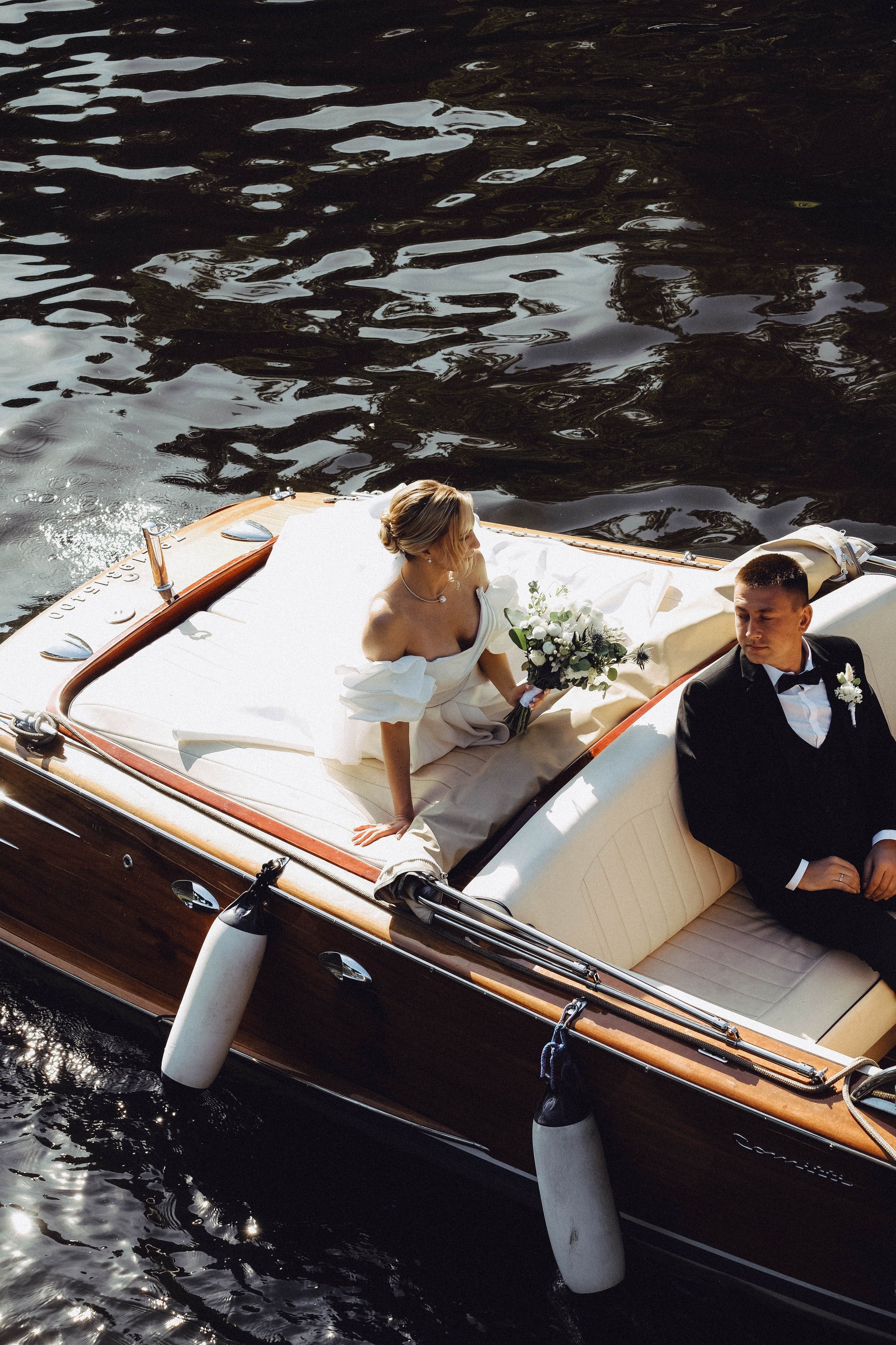СВАДЕБГНАЯ ПРОГУЛКА ПО КАНАЛ САНКТ-ПЕТЕРБУРГА НА КАТЕРЕ. Профессиональный фотограф, Санкт-Петербург — Виктория Богомолова