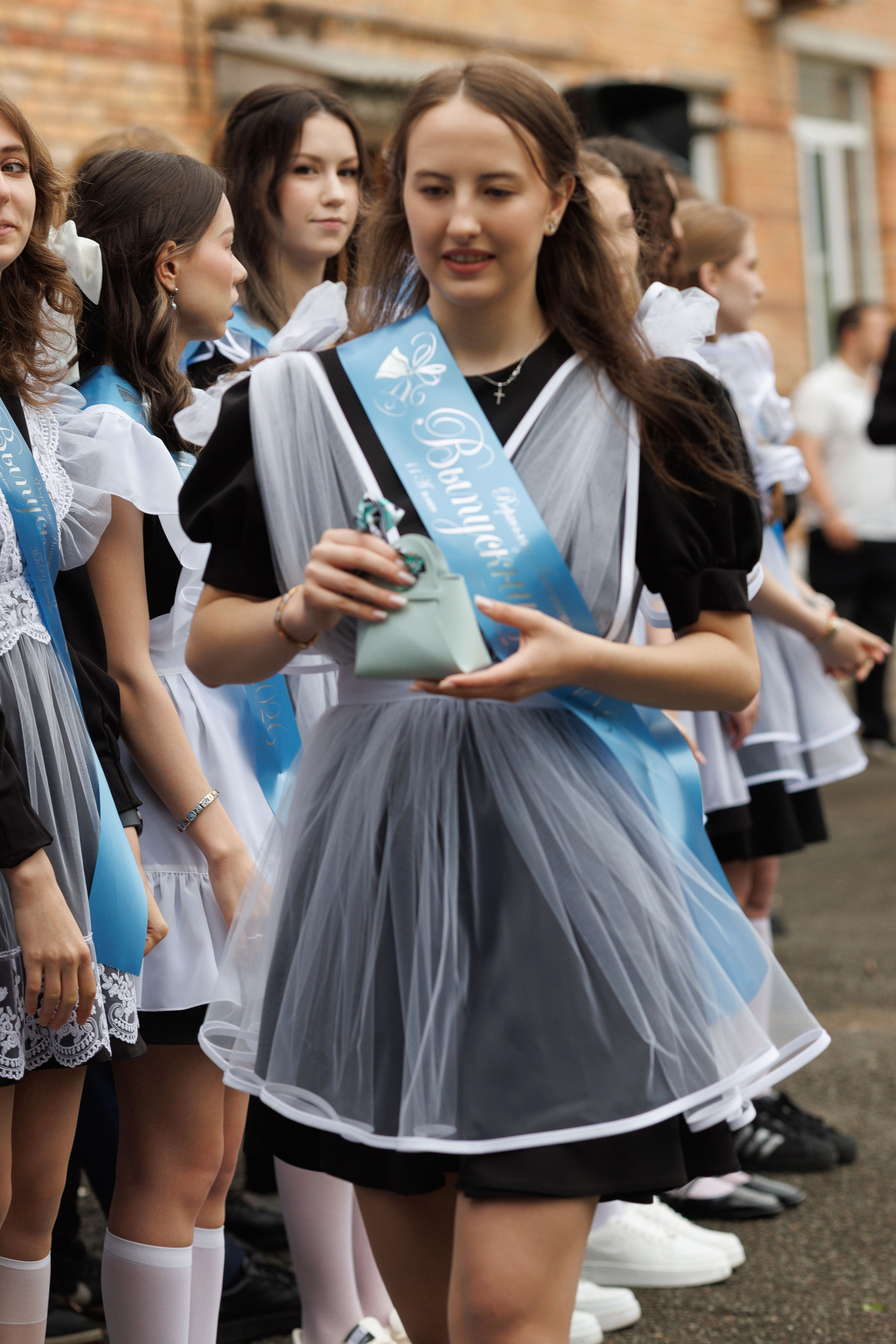 Последний звонок Гимназия Артем. Photoalbum-vl.ru