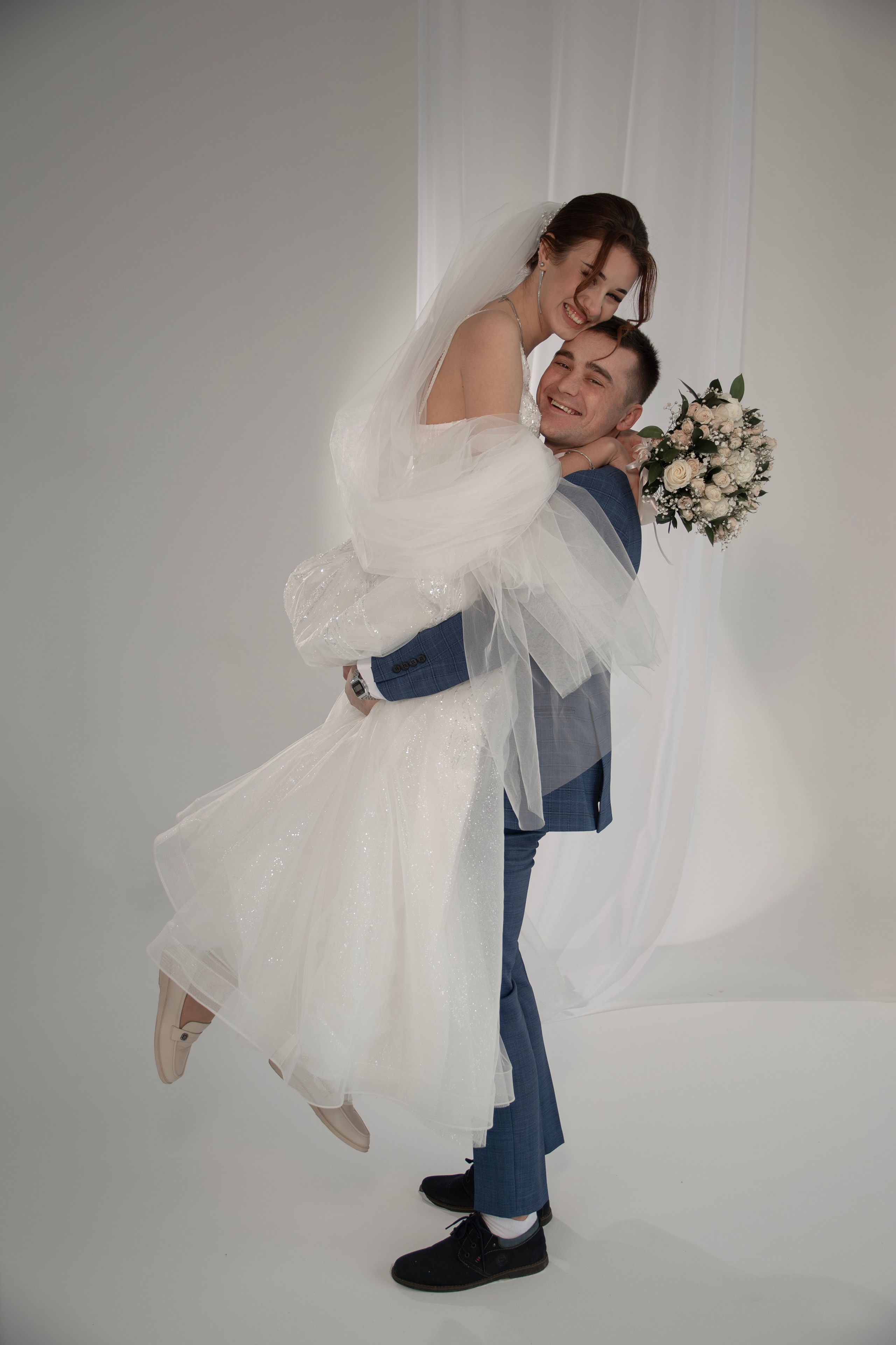 Свадебная фотосессия Владимира и Карины в Донецке. Свадебный видеограф Анна Малервейн в Донецке