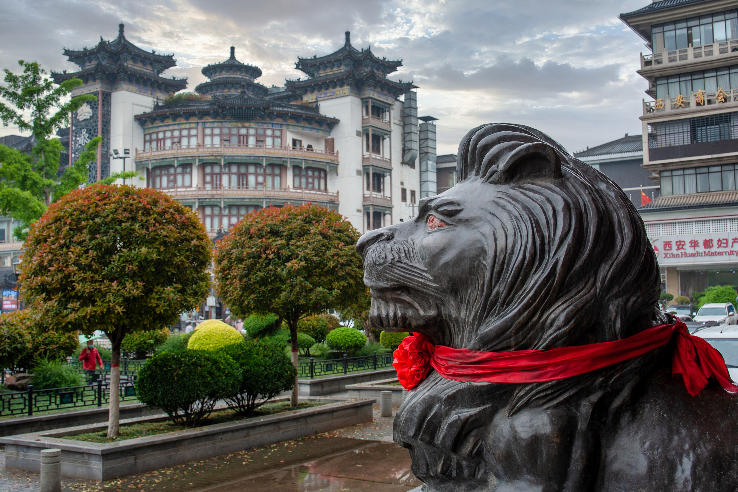 Сиань. Рекомендую всем! На него нужно закладывать минимум неделю, а лучше дней десять. Кстати, "Терракотовая армия" находится в нем.