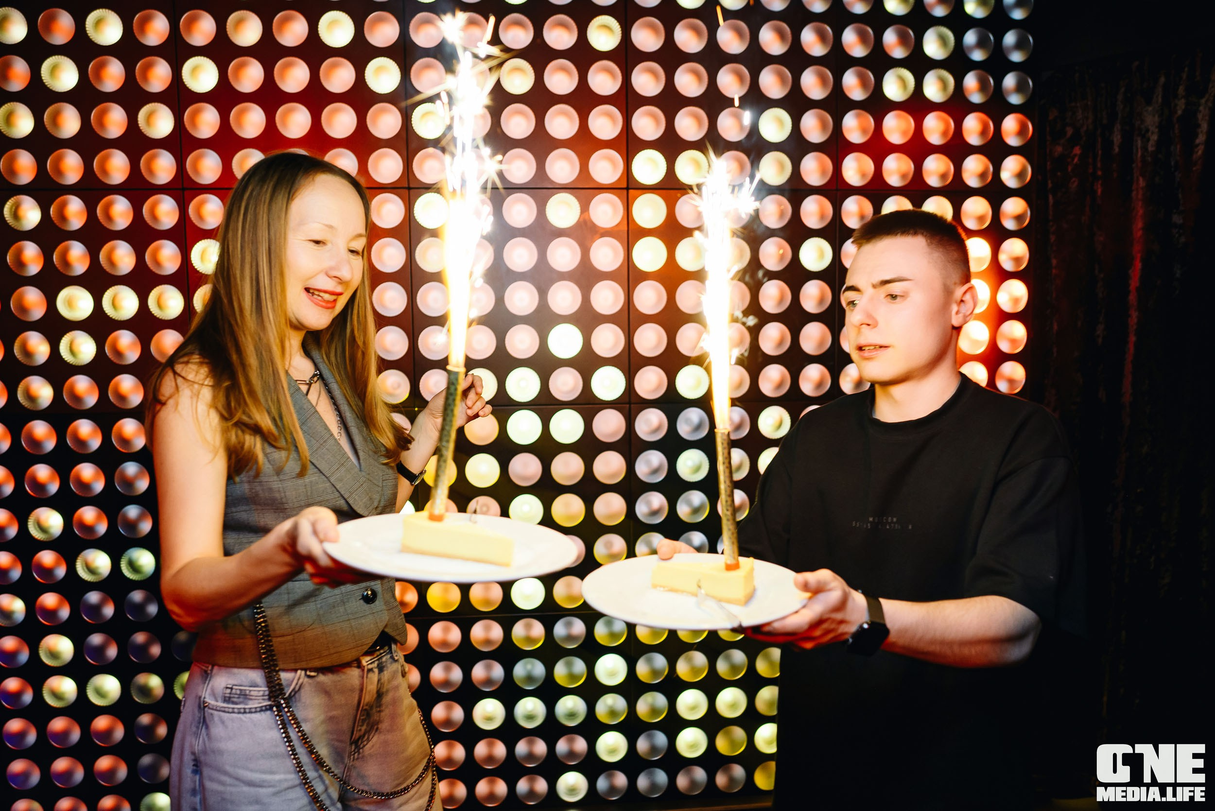 Фотоотчет из караоке-клуба Эйфория. One Media Life: фоторепортажи, фотоотчеты с мероприятий и заведений