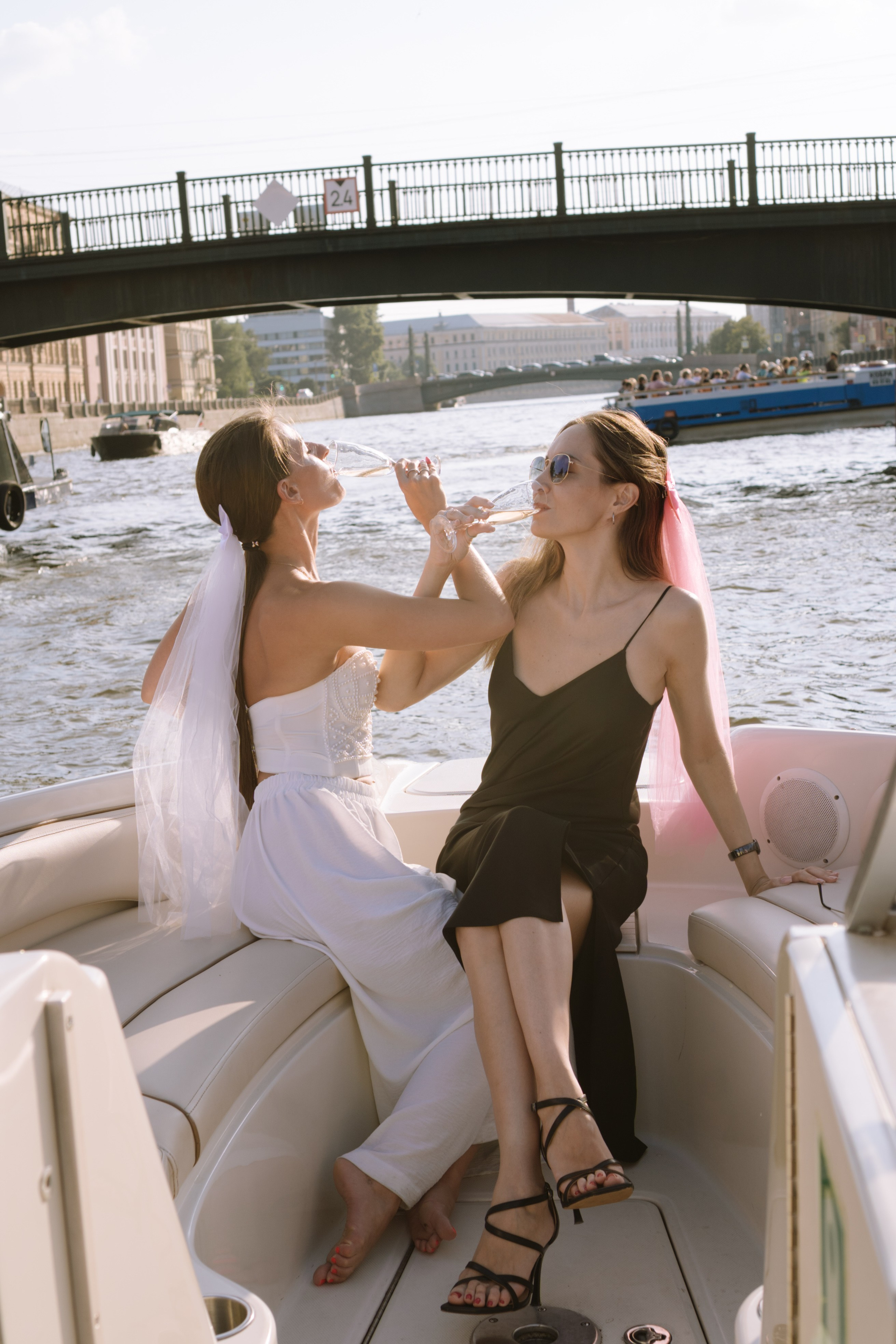 ДЕВИЧНИК НА КАТЕРЕ. Профессиональный фотограф, Санкт-Петербург — Виктория Богомолова