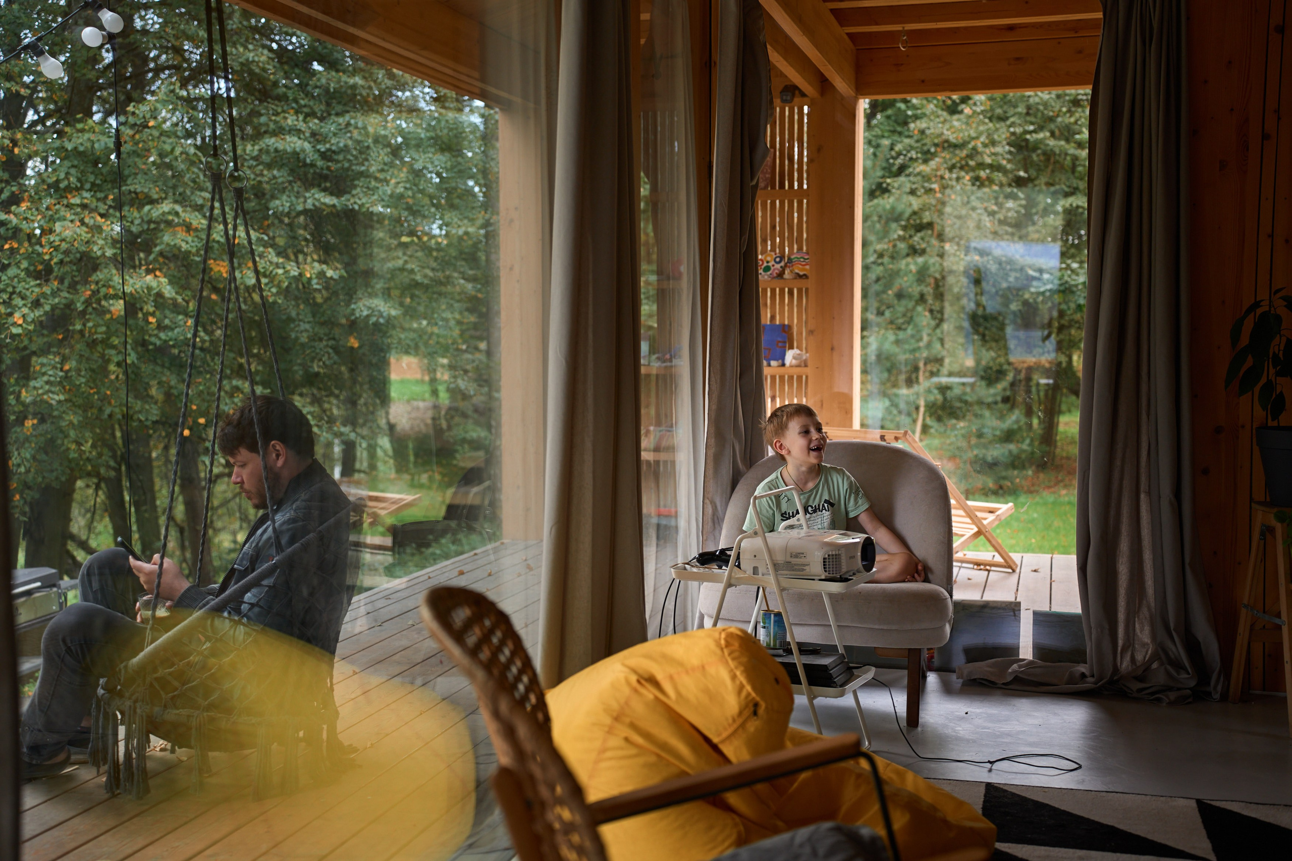 Четверо детей в доме. Фотограф Женя Пашкина