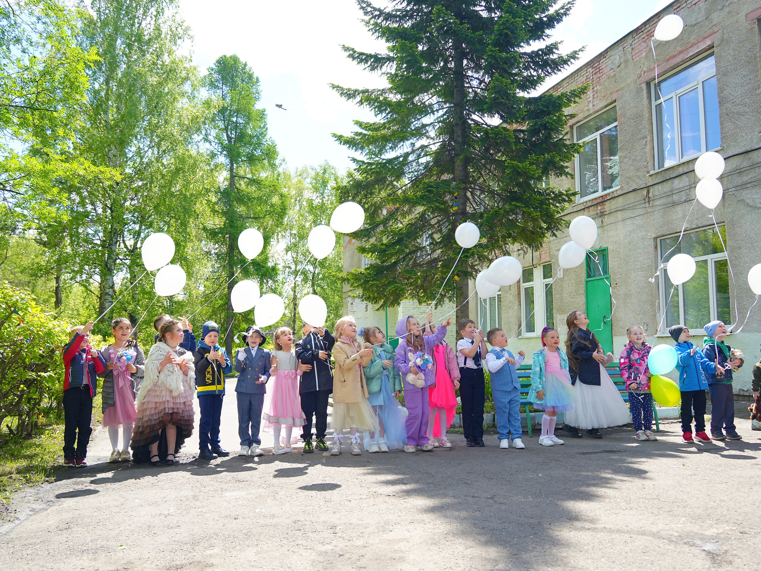 Фотосъемка видеосъёмка фотограф видеооператор новогодних утренников  в. Фотограф, видеооператор Нина Коршунова