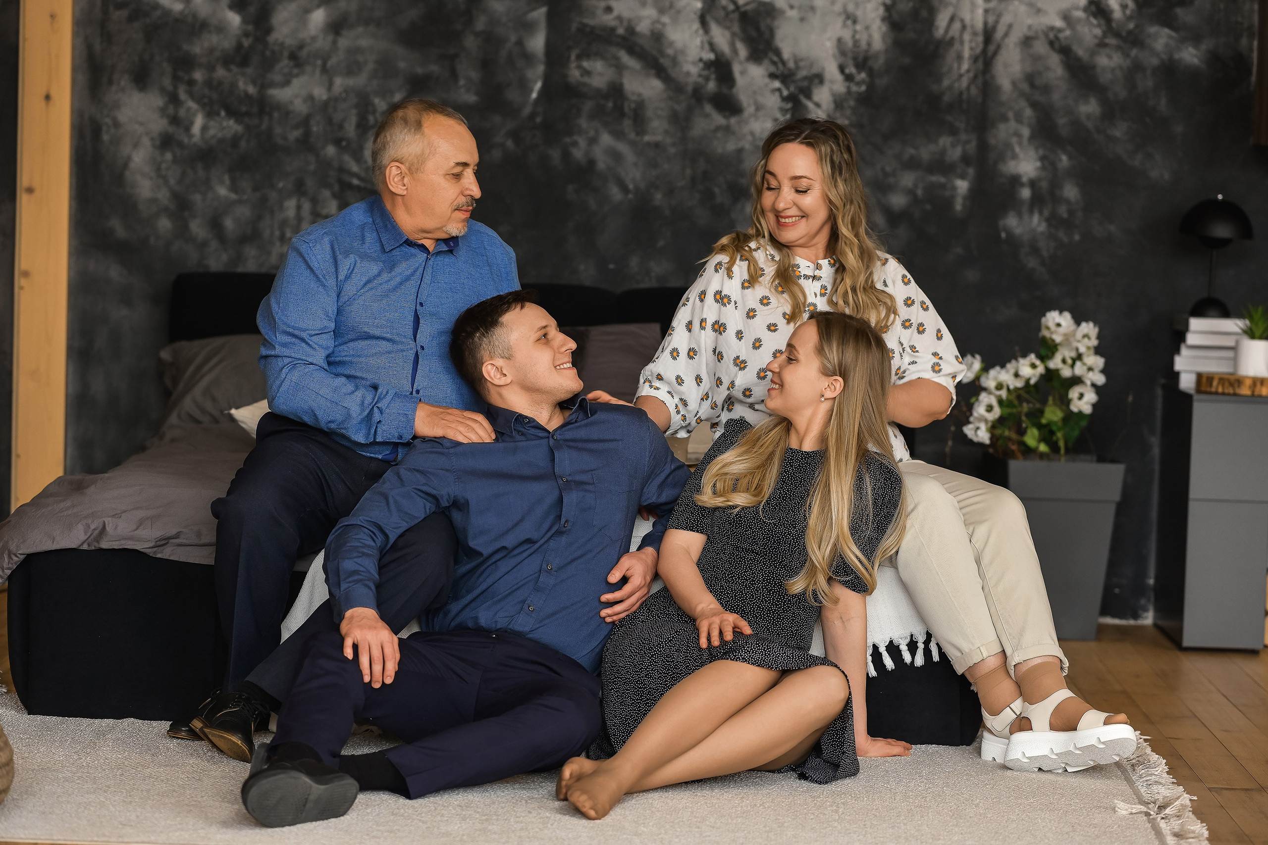 Семейная фотосессия в Красноярске в студии. 📸 Свадебный и семейный фотограф в Красноярске Тихомиров Евгений | 17 лет опыта | 800+ свадеб