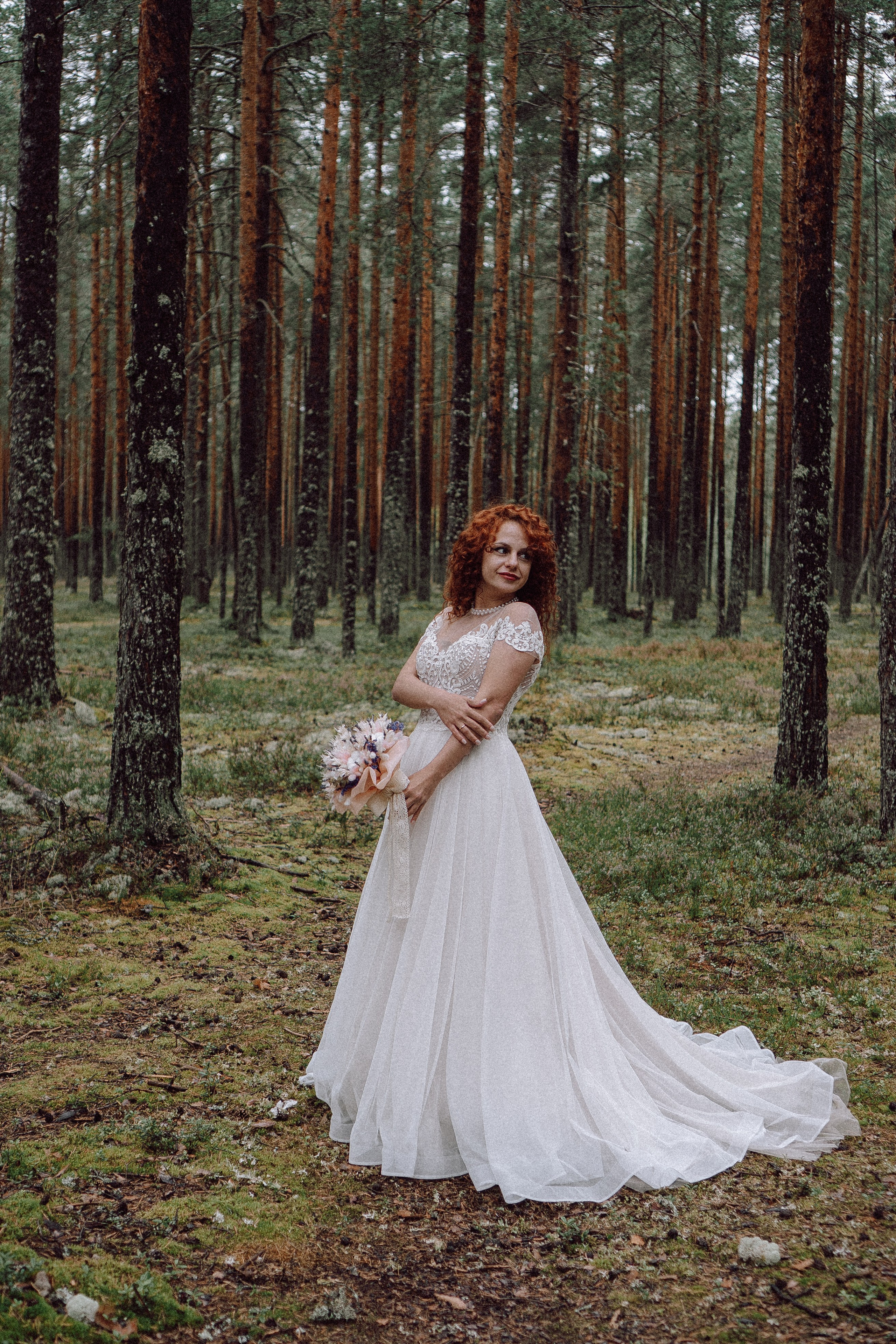 СВАДЕБНАЯ ФОТОСЕССИИЯ ПАРЫ В ГОРОДЕ ПРИОЗЕРСК В СОСНОВОМ ЛЕСУ И С ПИКАПОМ. Профессиональный фотограф, Санкт-Петербург — Виктория Богомолова