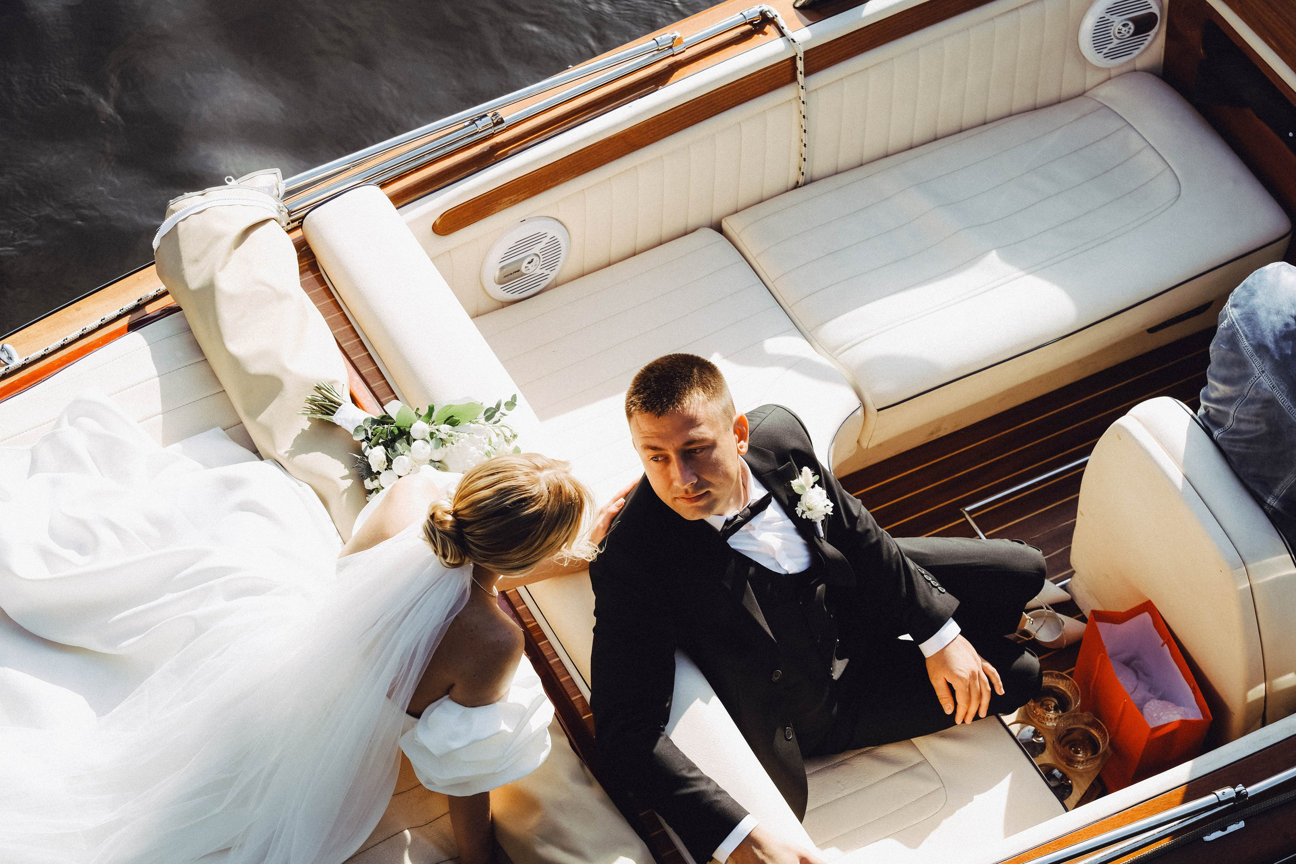 СВАДЕБГНАЯ ПРОГУЛКА ПО КАНАЛ САНКТ-ПЕТЕРБУРГА НА КАТЕРЕ. Профессиональный фотограф, Санкт-Петербург — Виктория Богомолова